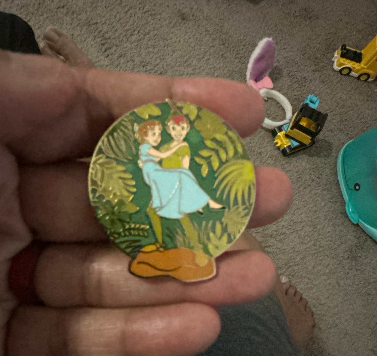 Disney Catalog - Peter Pan Conceptual Art (Boxed Pin Set) Peter Holding Wendy front
