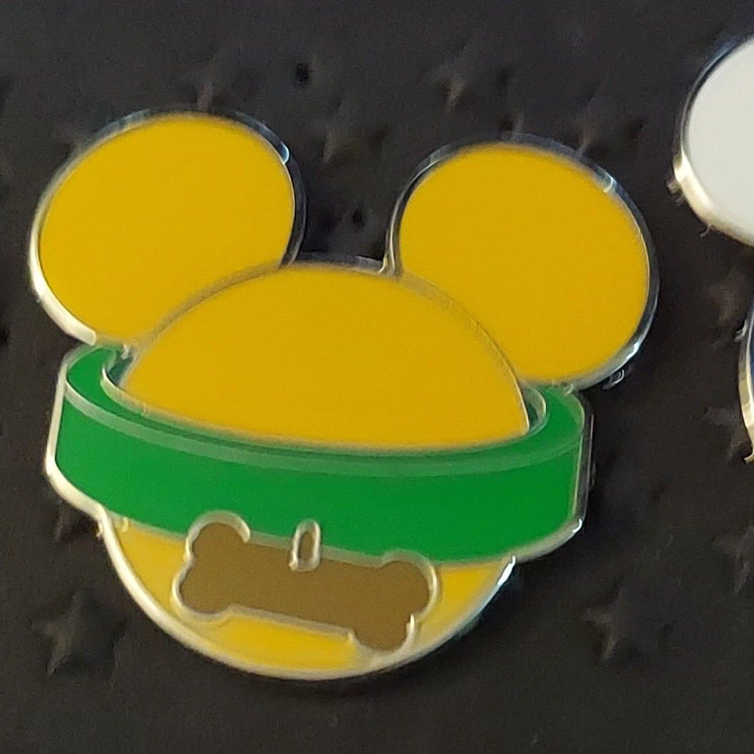 2017 Hidden Mickey - Disney Dog Bones