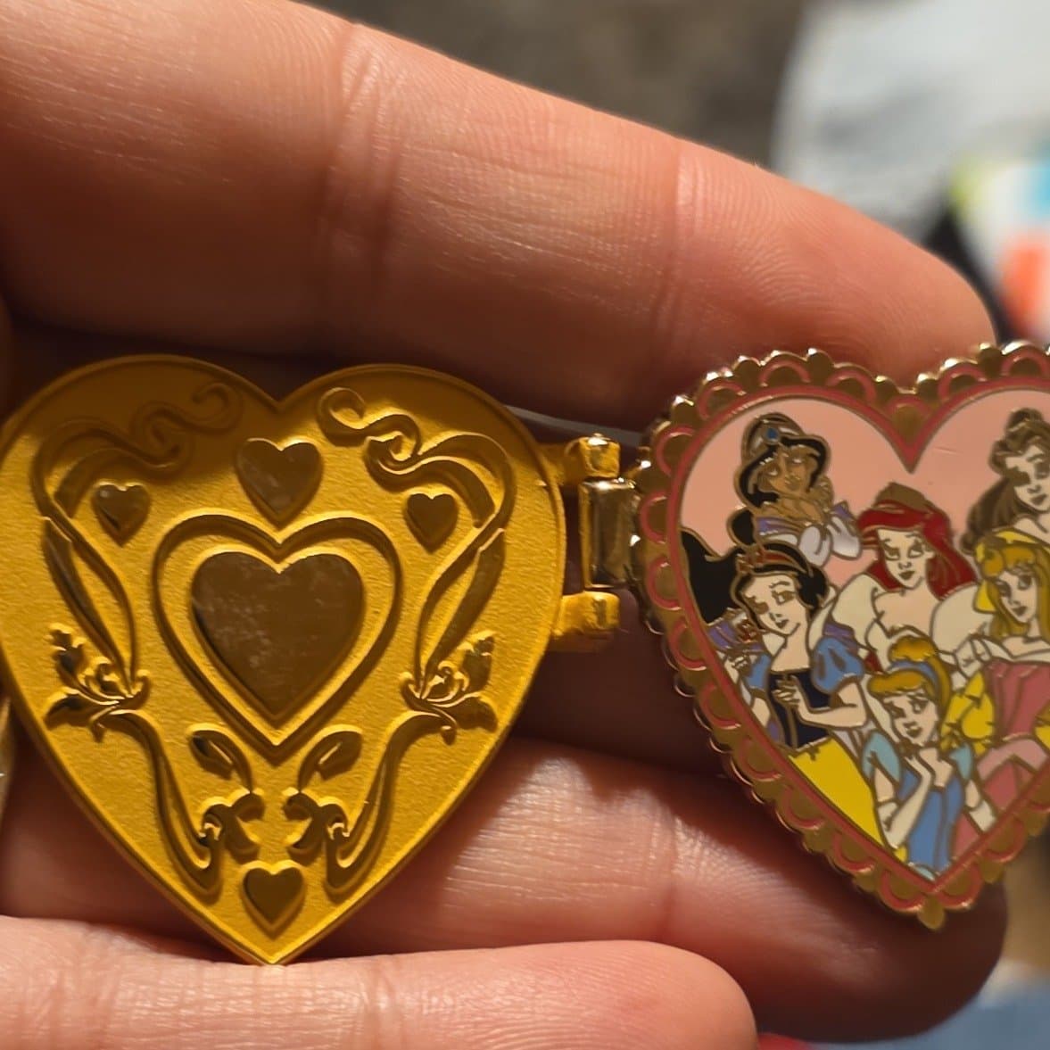 Disney Princess Gang Hinged Opening Gold Pink Heart Locket Pin