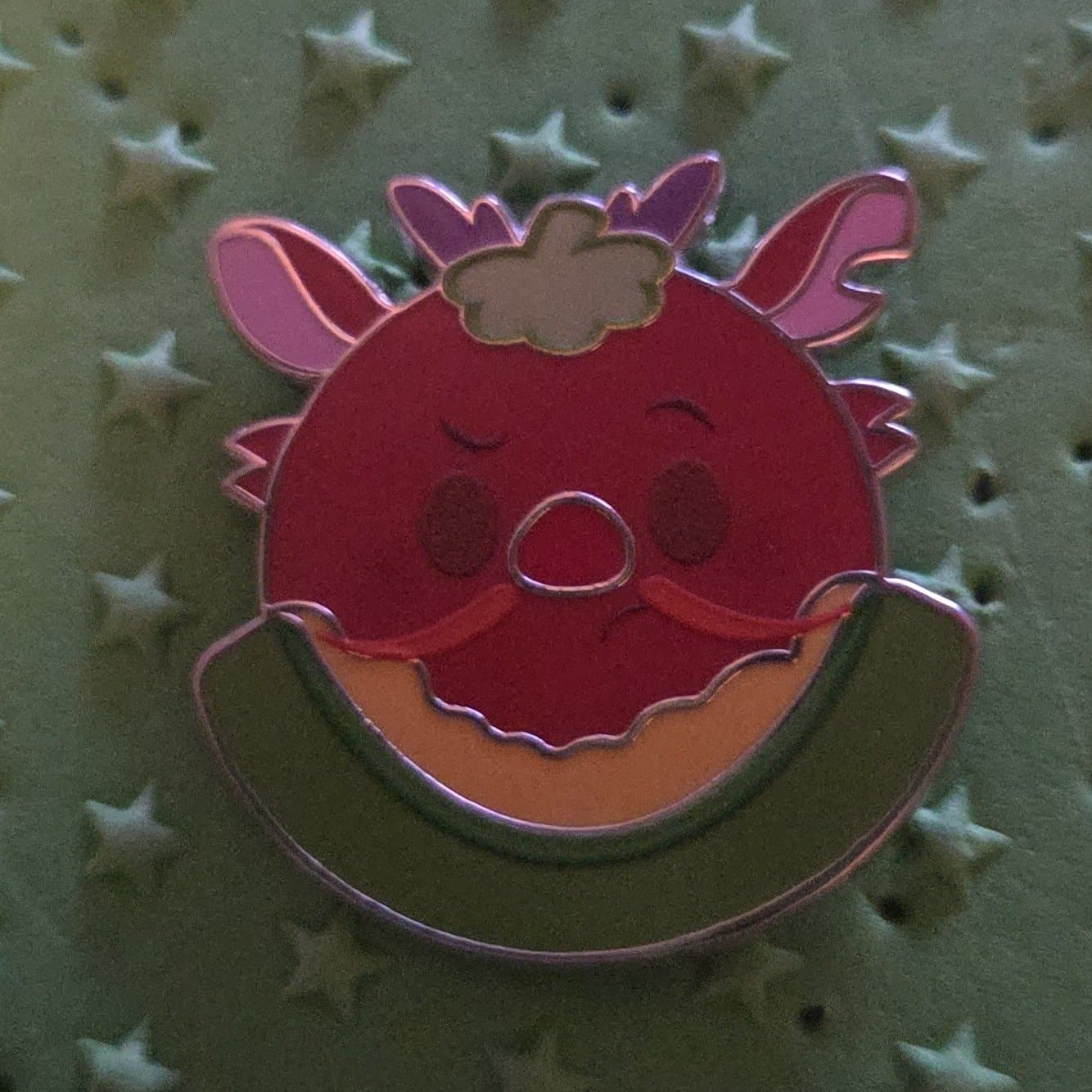 Mushu Tsum Tsum with Green and Yellow Base Pin
