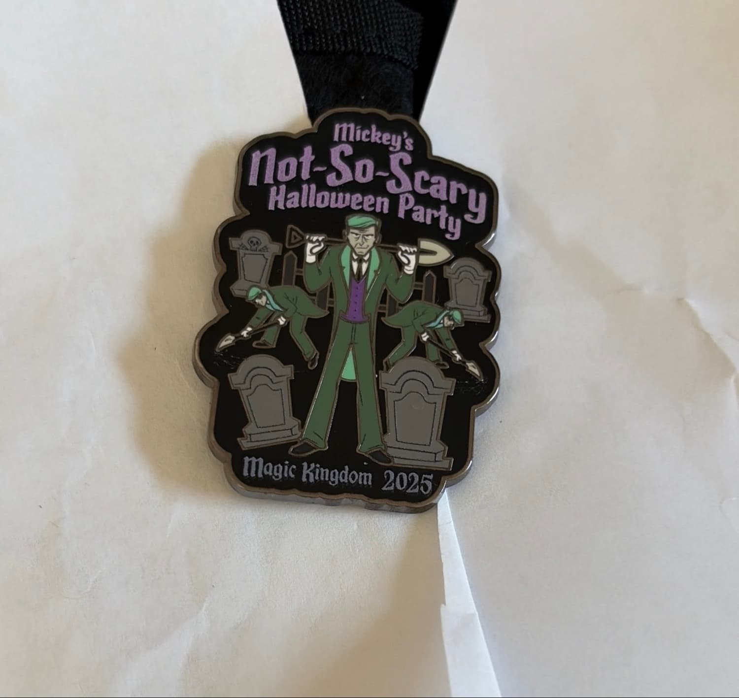 Mickey's Not-So-Scary Halloween Party 2025 Haunted Mansion Grave Diggers Pin front