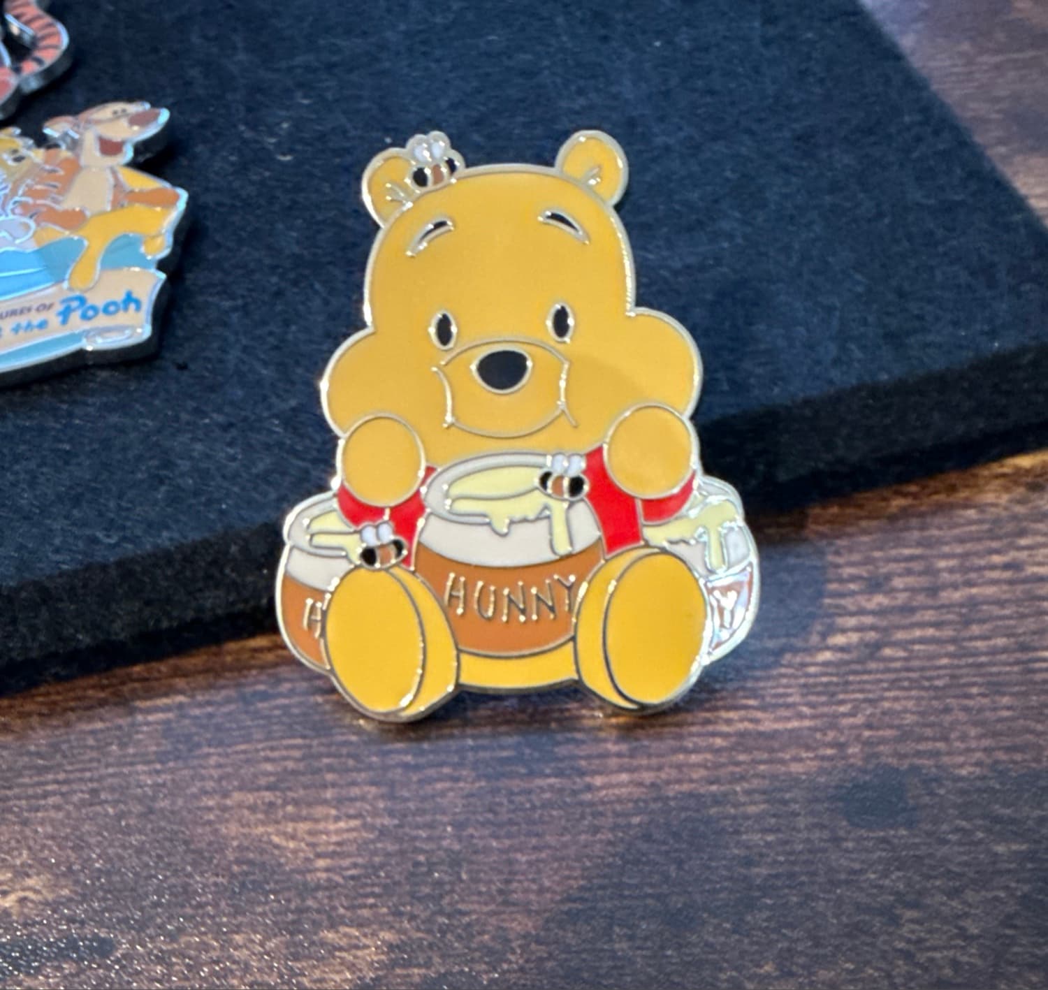 Winnie the Pooh Hunny Pots Bees Chibi Pin