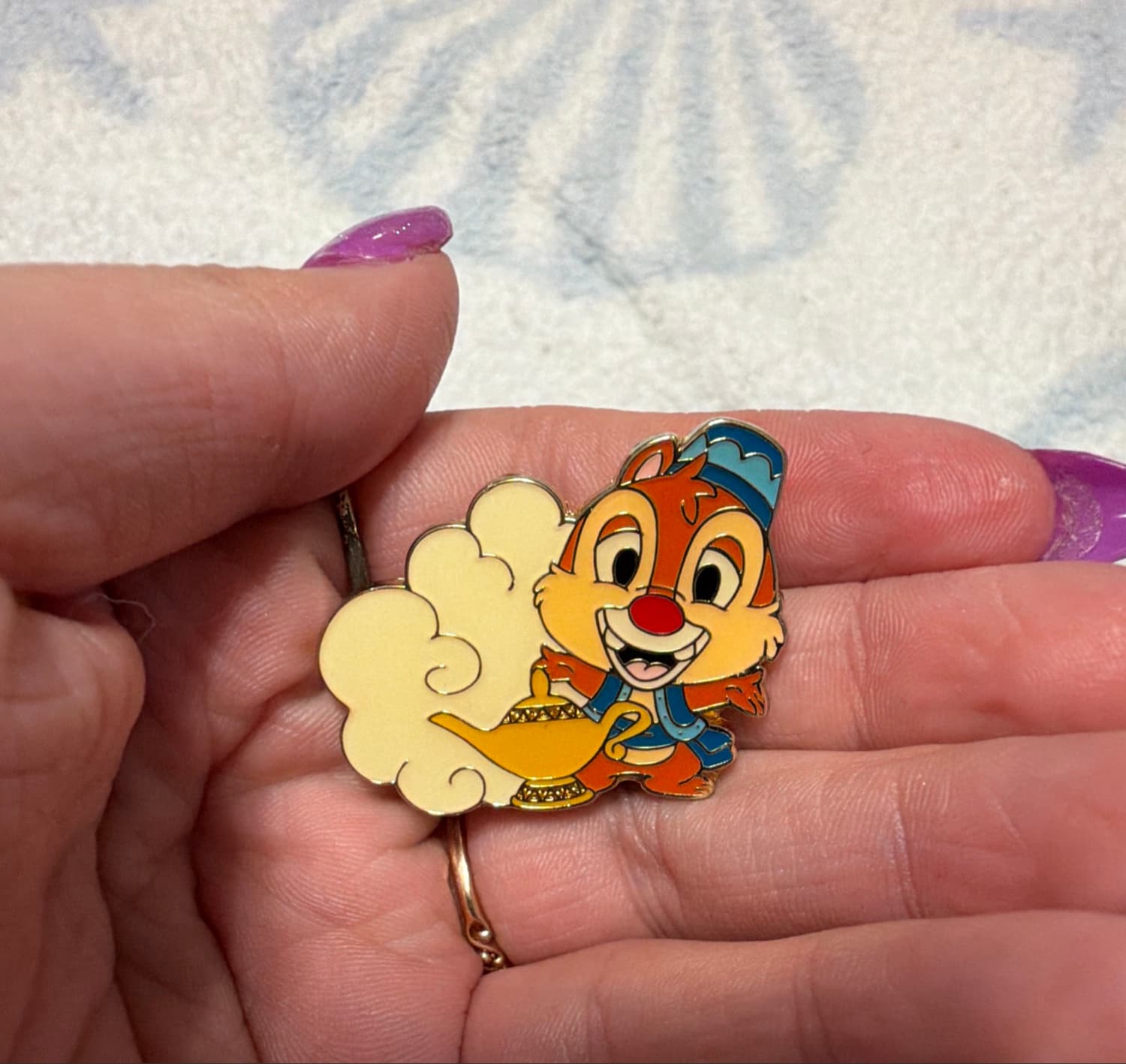 Dale Magic Lamp Arabian Coast Game Prize Pin front