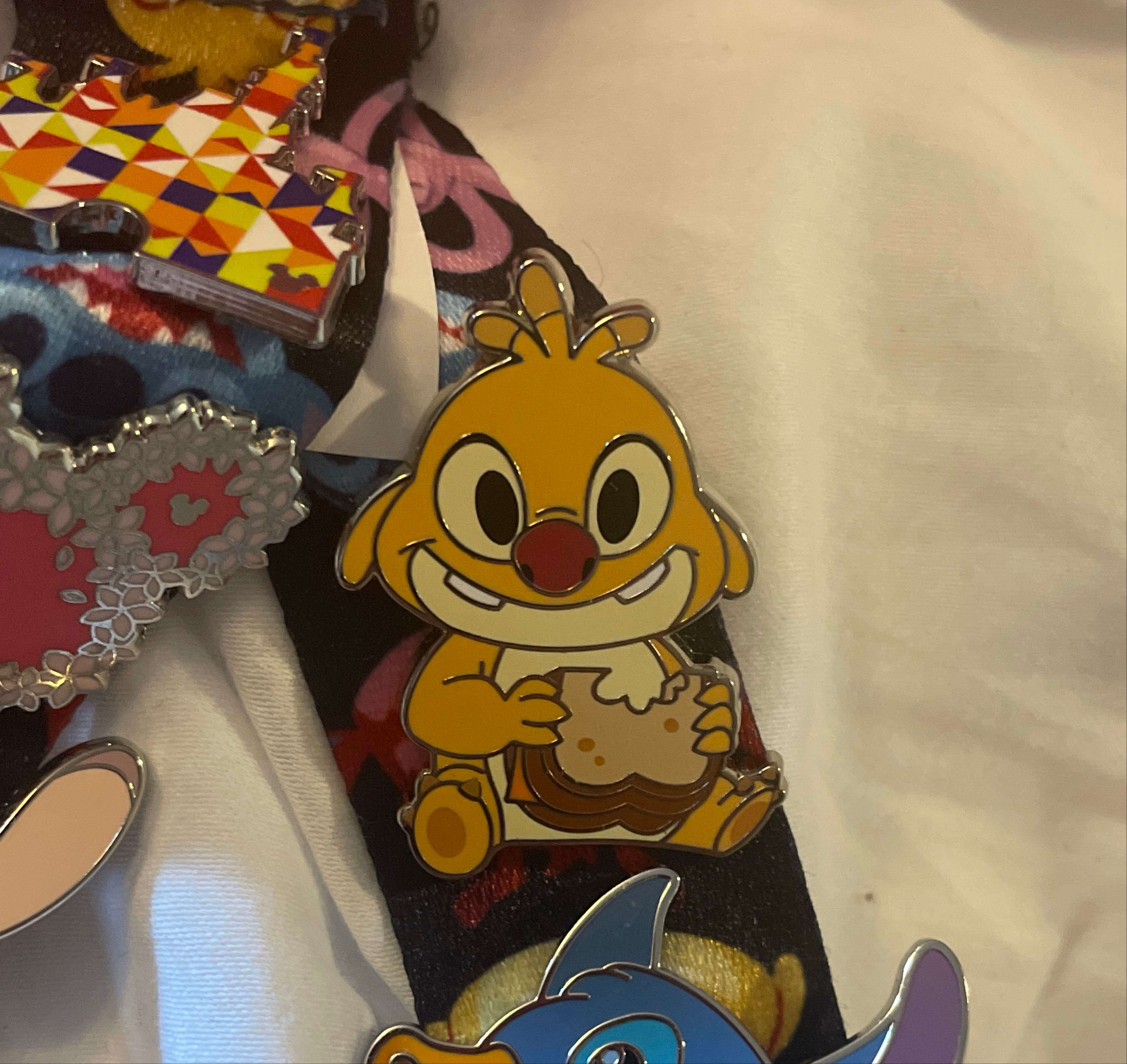 Reuben Eating Sandwich - Lilo & Stitch Pin Trading Starter Set