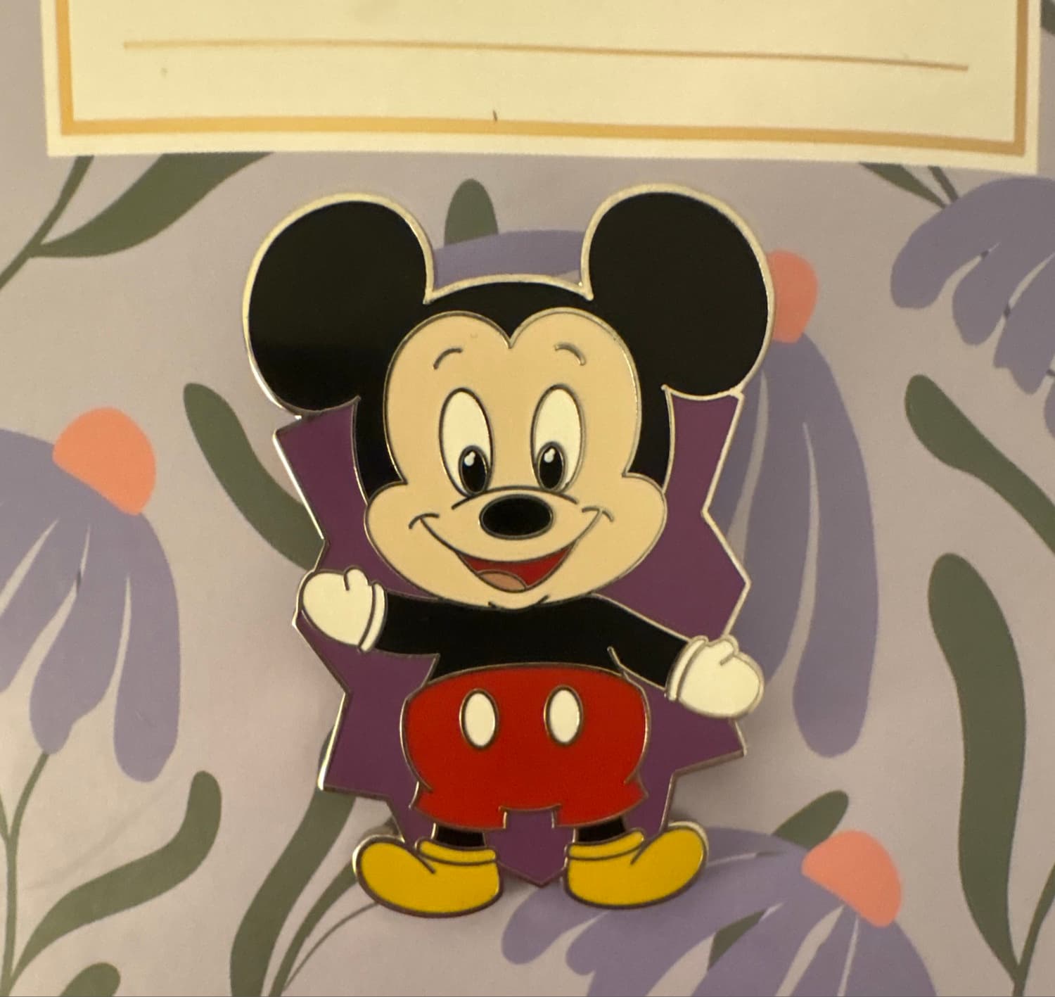 Mickey Mouse Park Pal Outfits Magnetic Base Pin