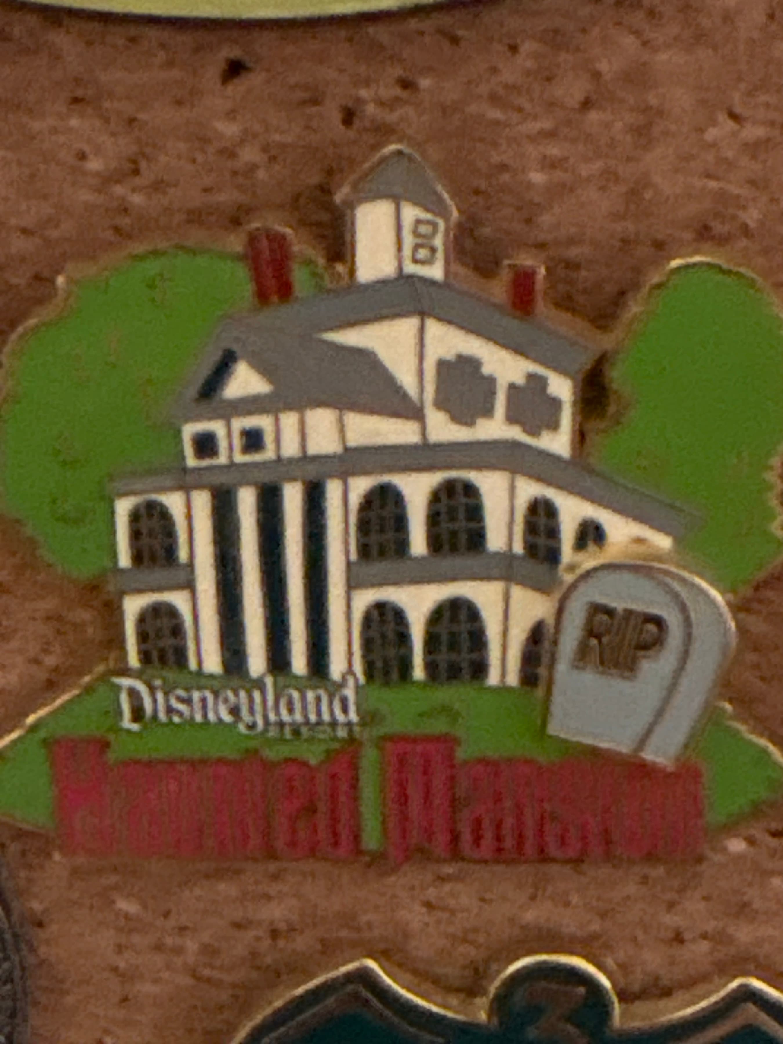 Haunted Mansion - Building Façade - Attraction Trios