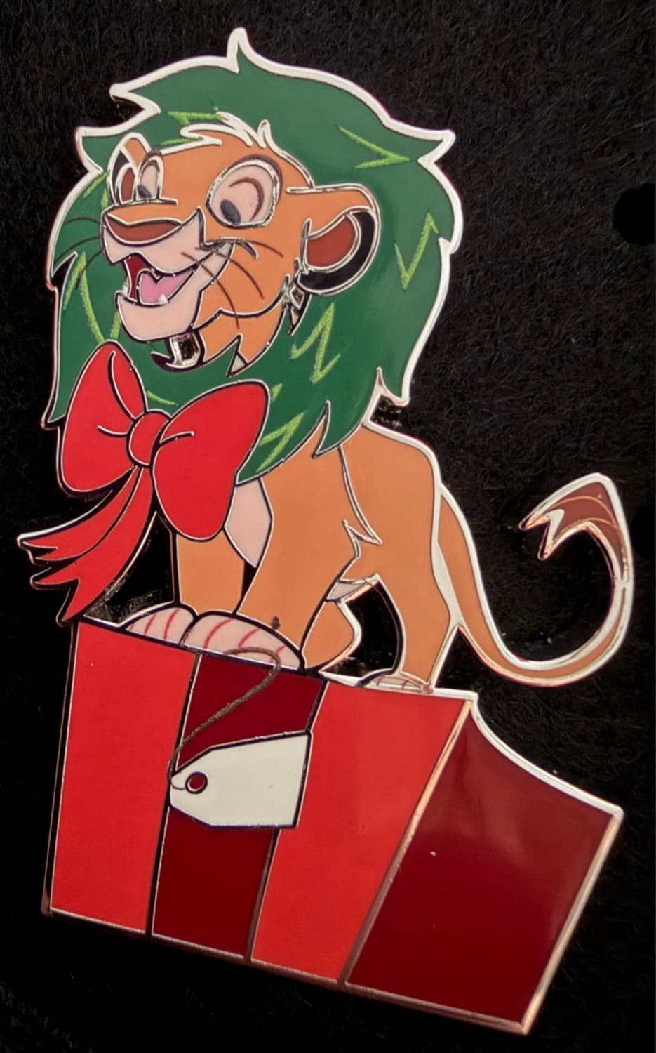 Simba The Lion King Holiday Pin Christmas Wreath Gift Box Present
