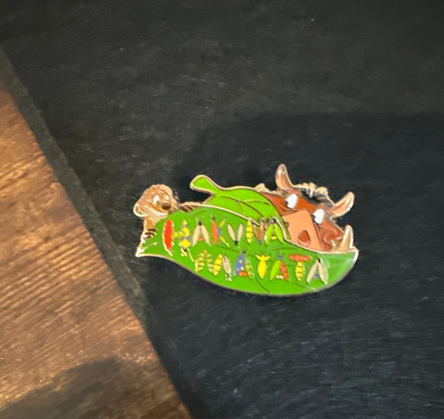 The Lion King Timon & Pumbaa Hakuna Matata Leaf and Grubs Pin front