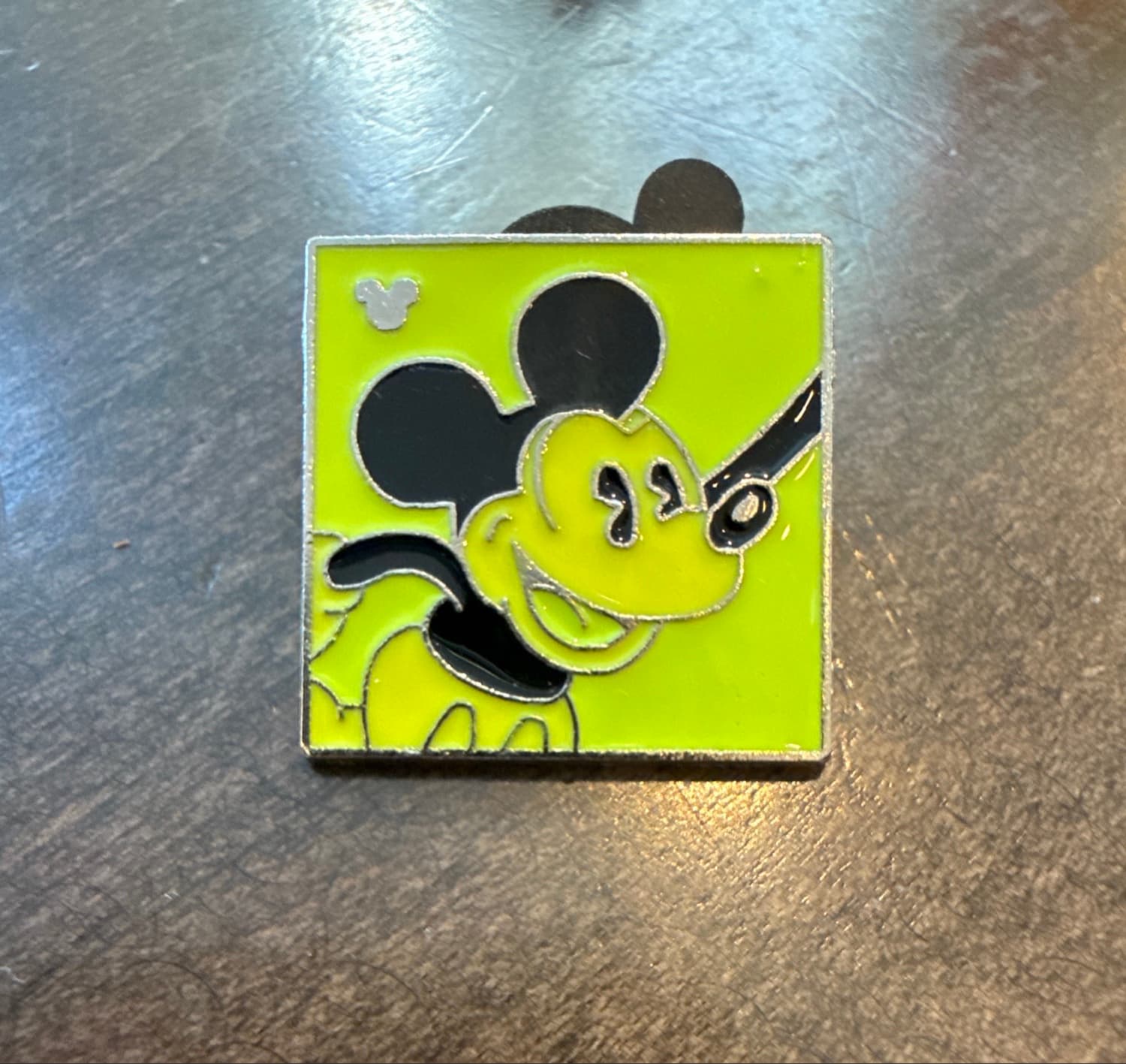 WDW Hidden Mickey Series 2010: Pie-eyed Neon Mickey - Lime Green and Yellow front