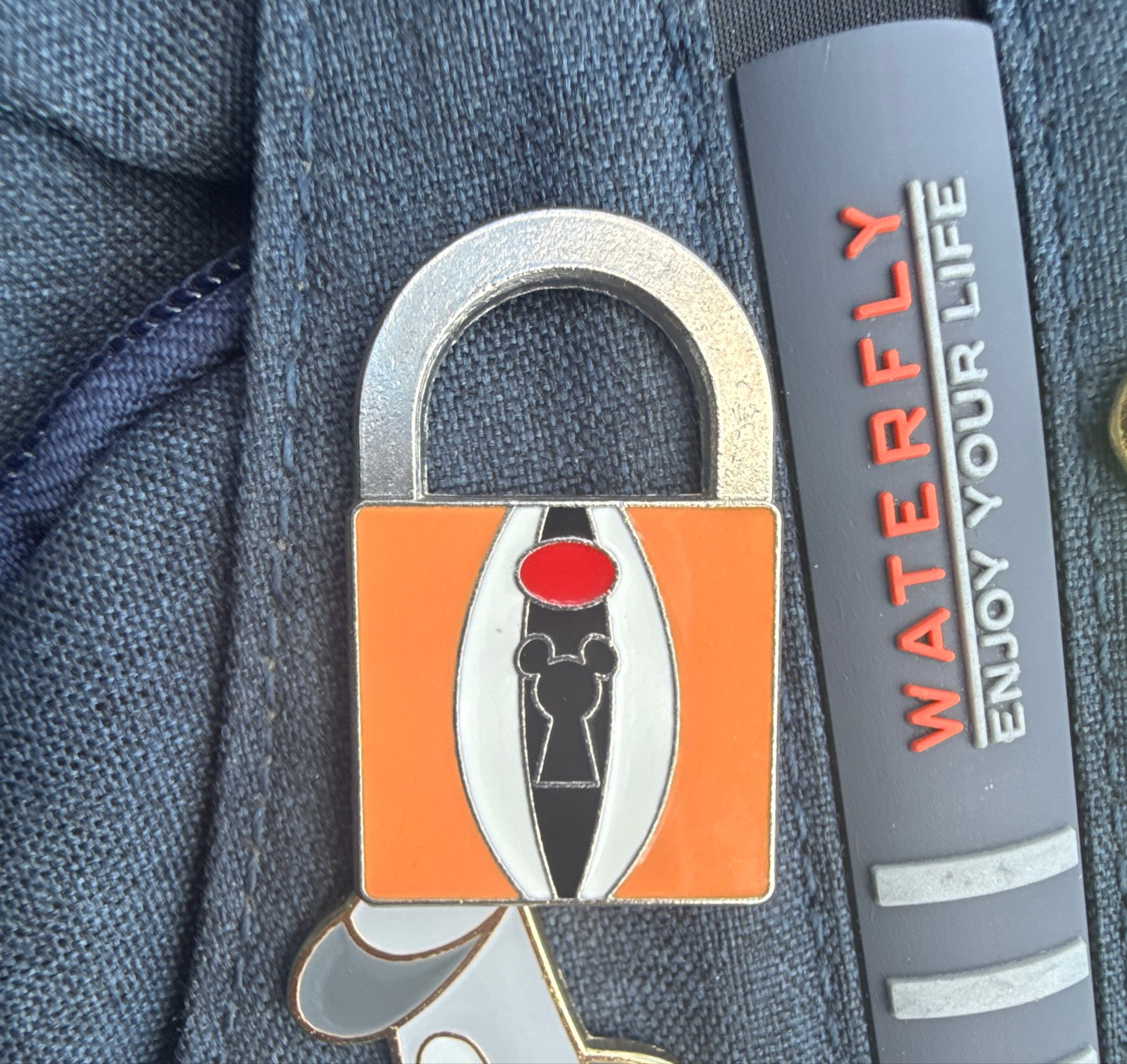 Dale Character Lock front