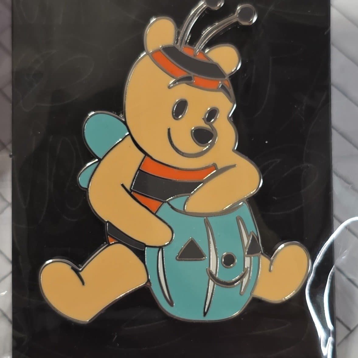 Winnie the Pooh Bee front