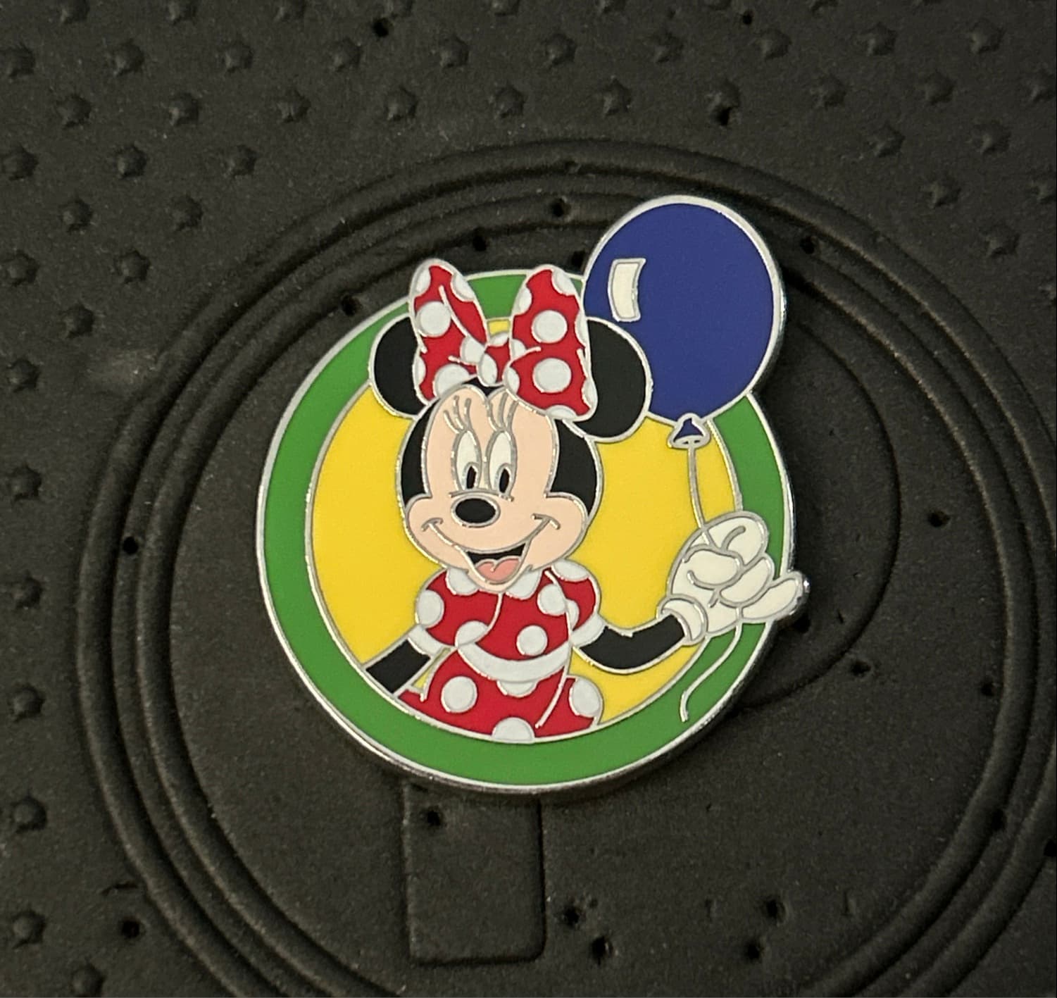 Minnie Mouse Holding a Blue Balloon Starter Pin