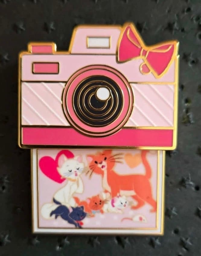 Disney Cats and Dogs Sliding Camera Mystery Pin - Aristocats front