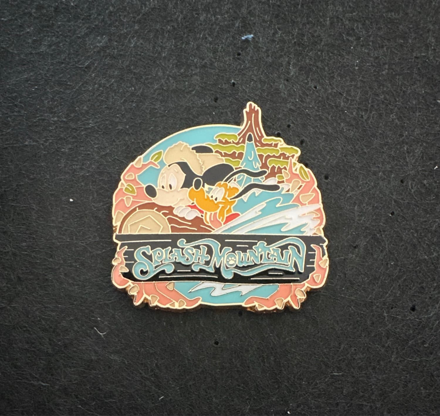 Mickey Mouse & Pluto "Splash Mountain" Pin front