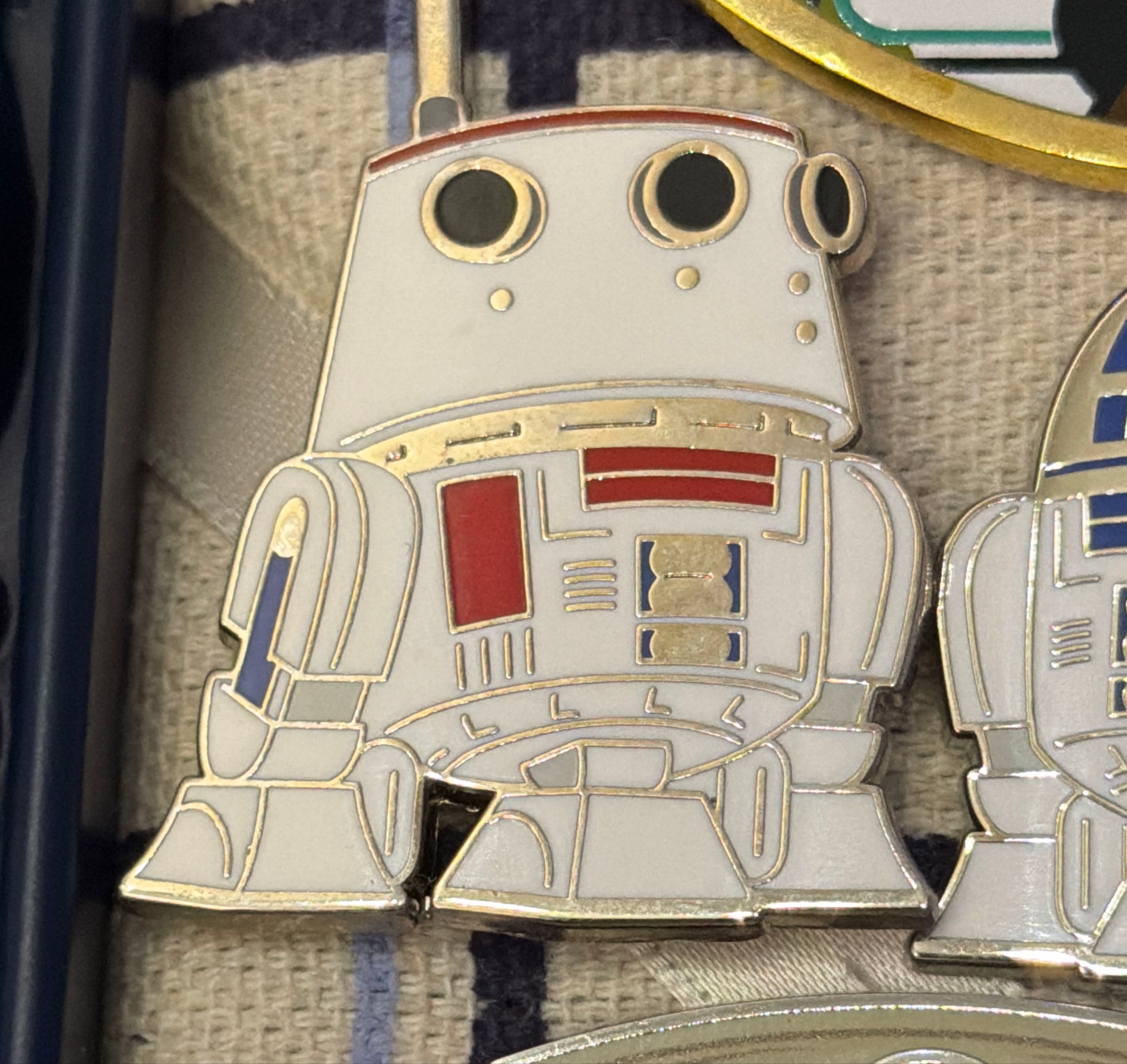 R5-D4 - Star Wars Droids 2-Pin Set
