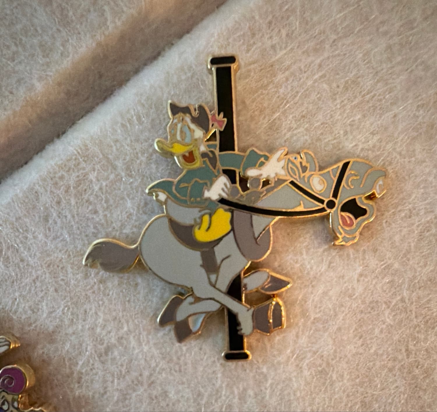 Donald Duck as Ichabod Crane on Old Gunpowder - ONLY