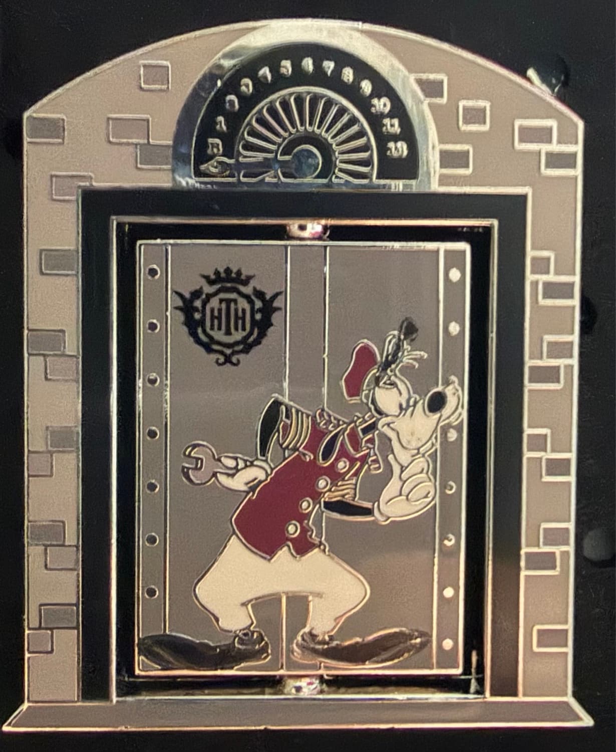 Goofy and Donald Duck - Service Elevator Spinner front