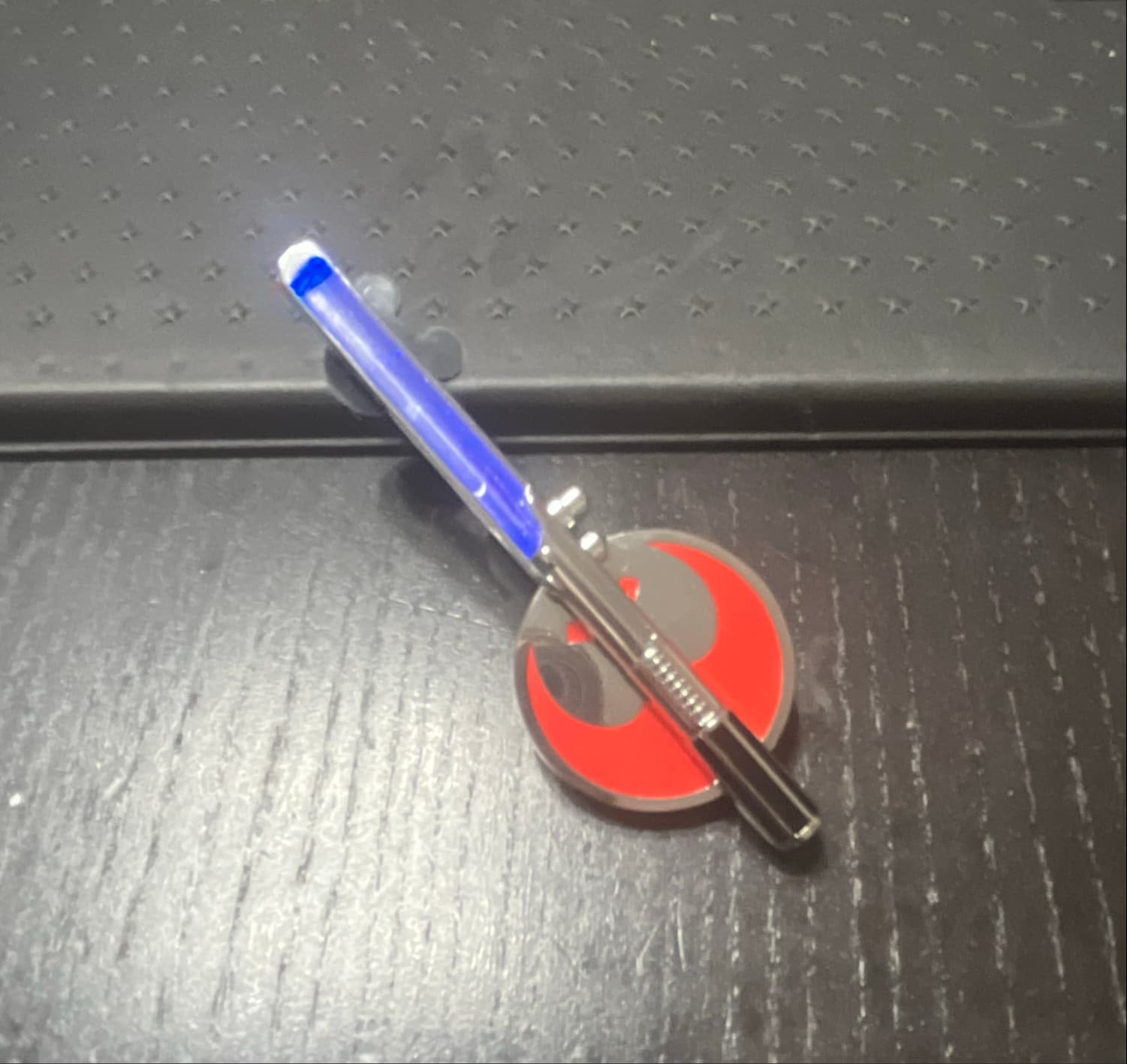 Star Wars Rebel Alliance Light-Up Blue Lightsaber Hilt Pin