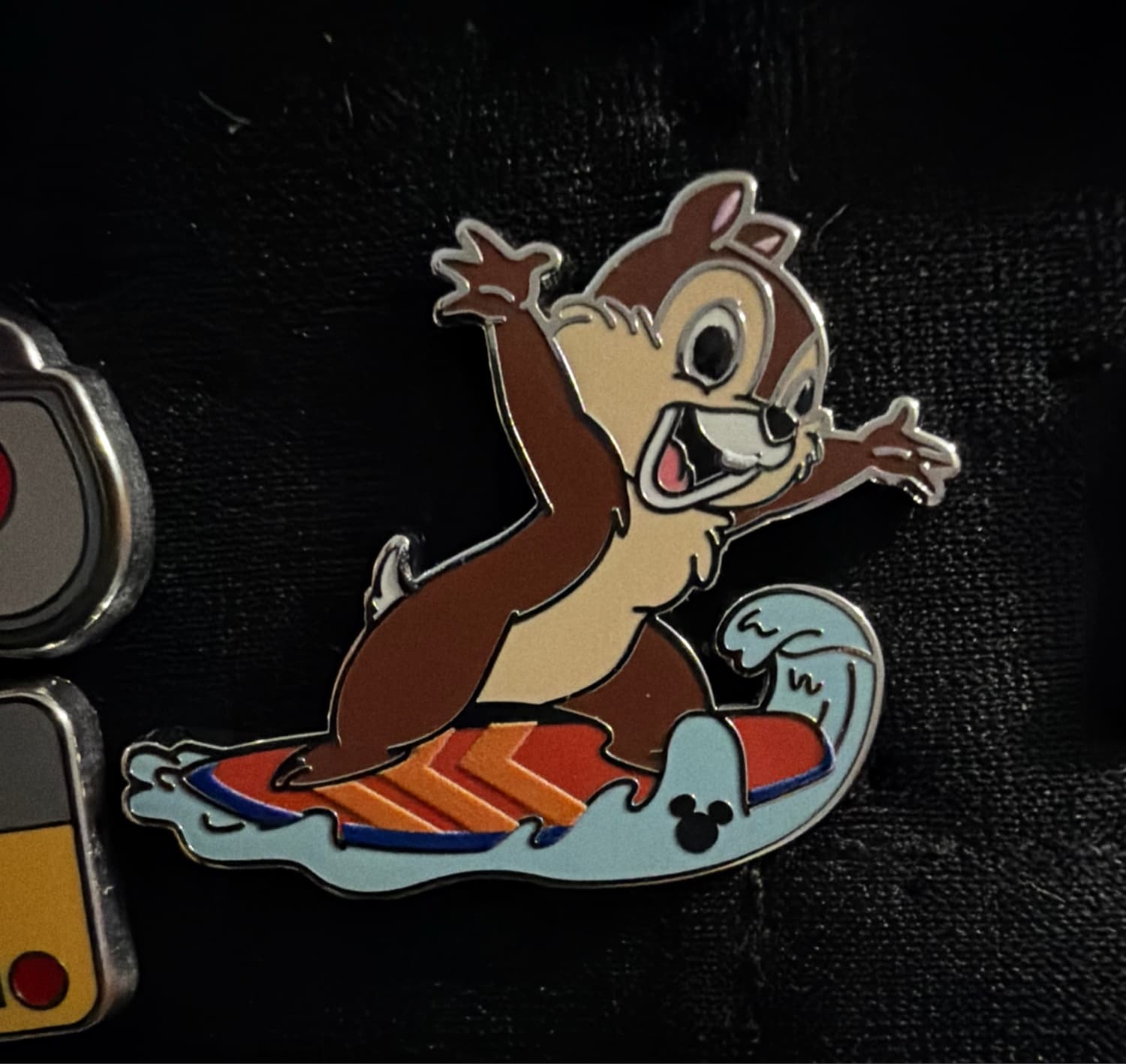 2026 WDW Hidden Disney Mickey Wave A Chip Holiday Seasons Summer Surfing Pin