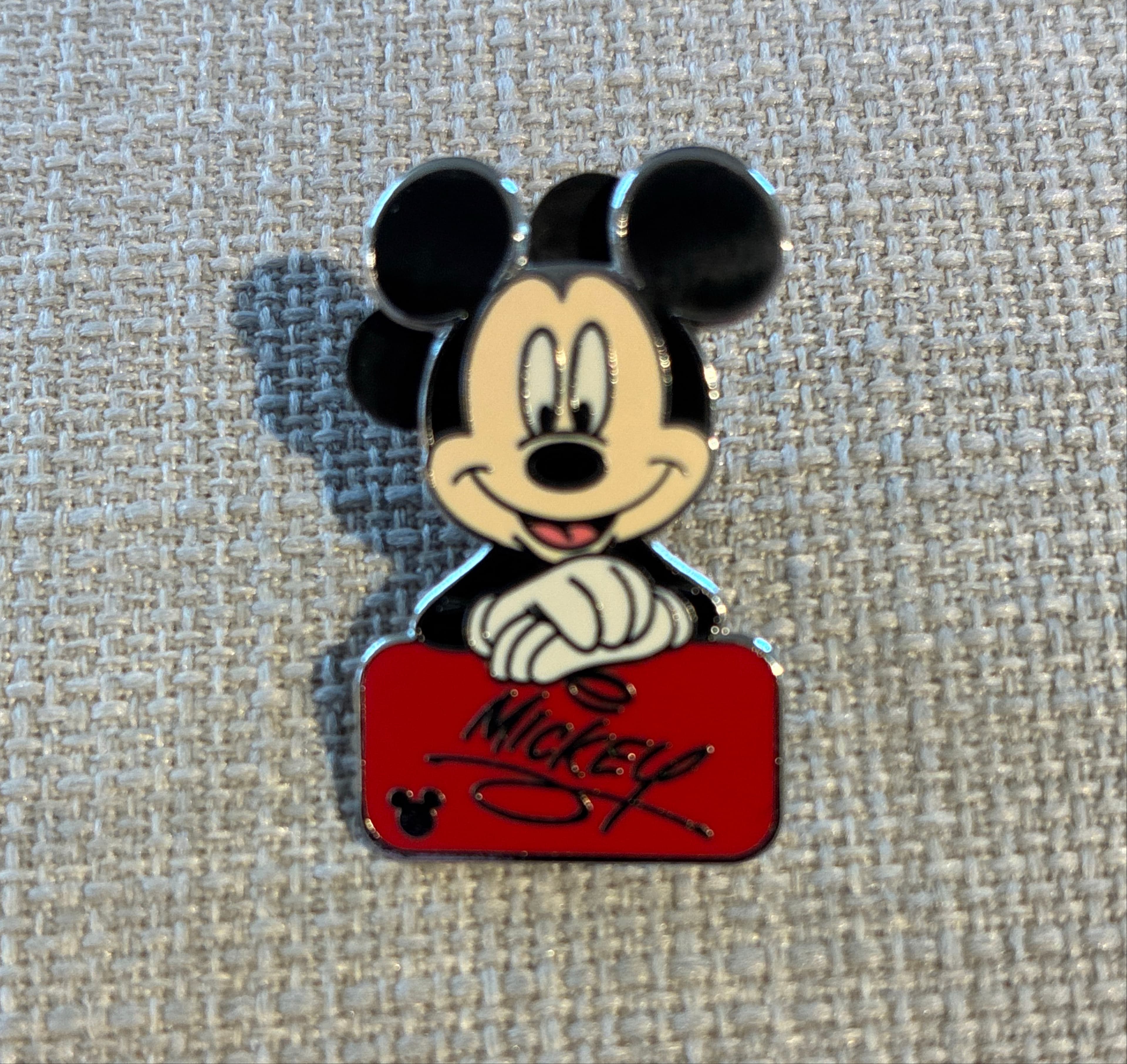 Cast Lanyard Series - Mickey's Autograph