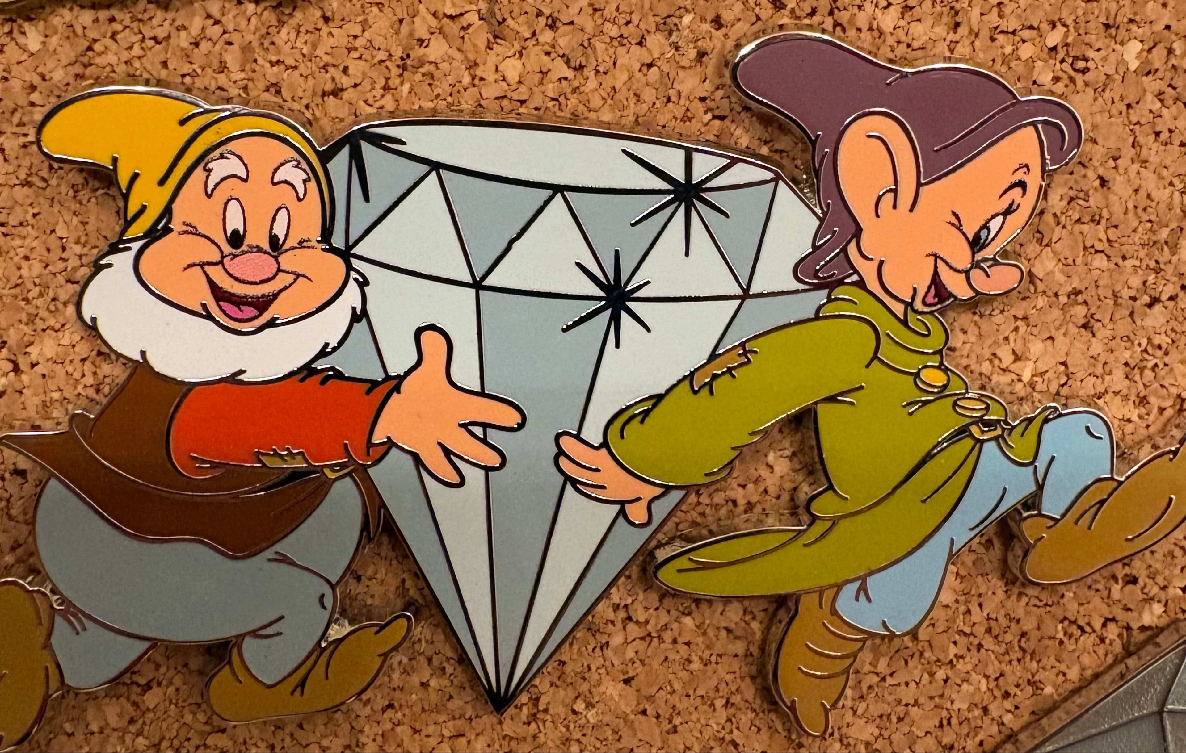 Snow White & Seven Dwarfs Dopey & Happy Diamond Jumbo Pin front