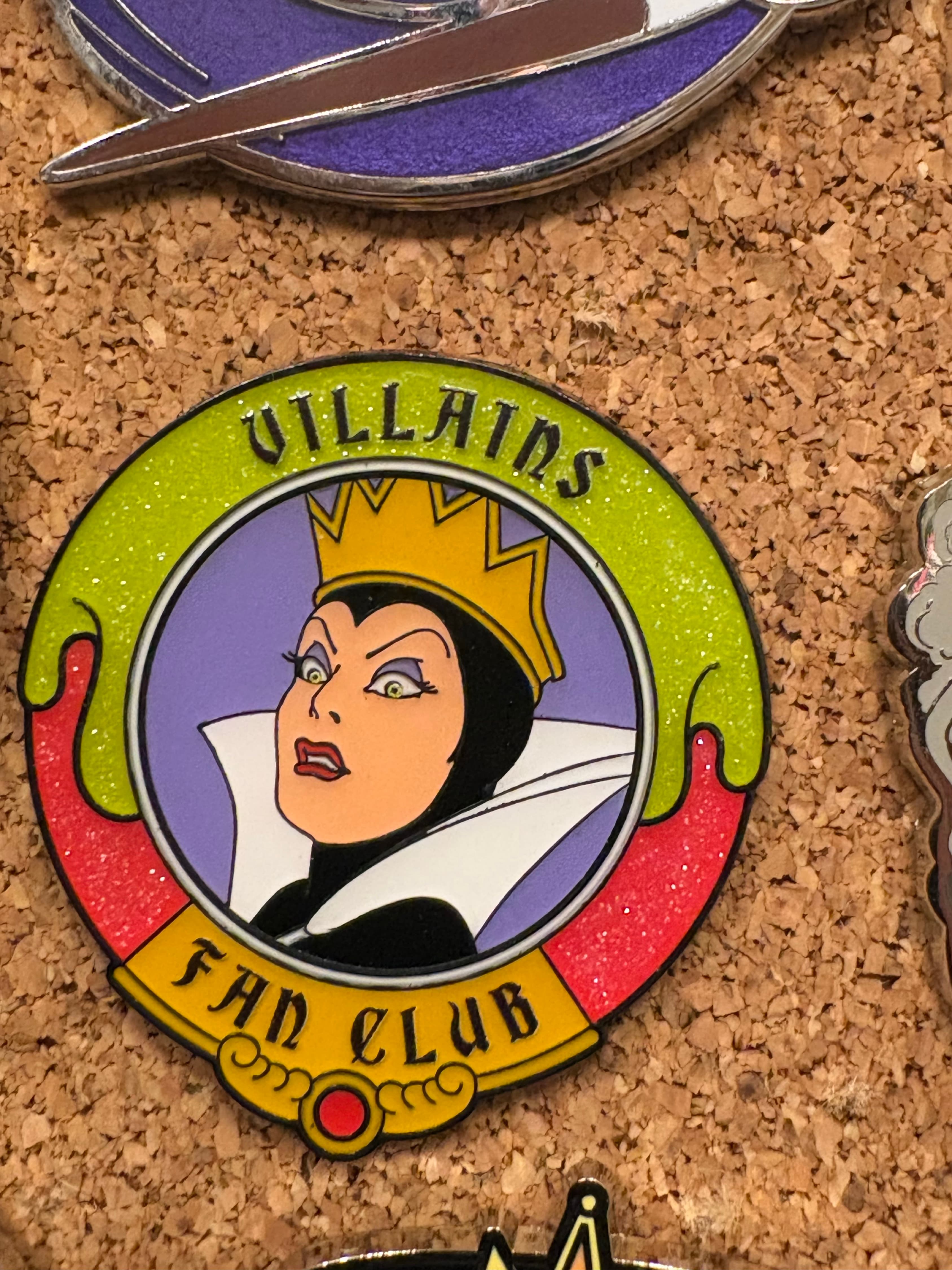 Loungefly - Evil Queen - Villains Fan Club Set - Mystery - Glitter - Chaser