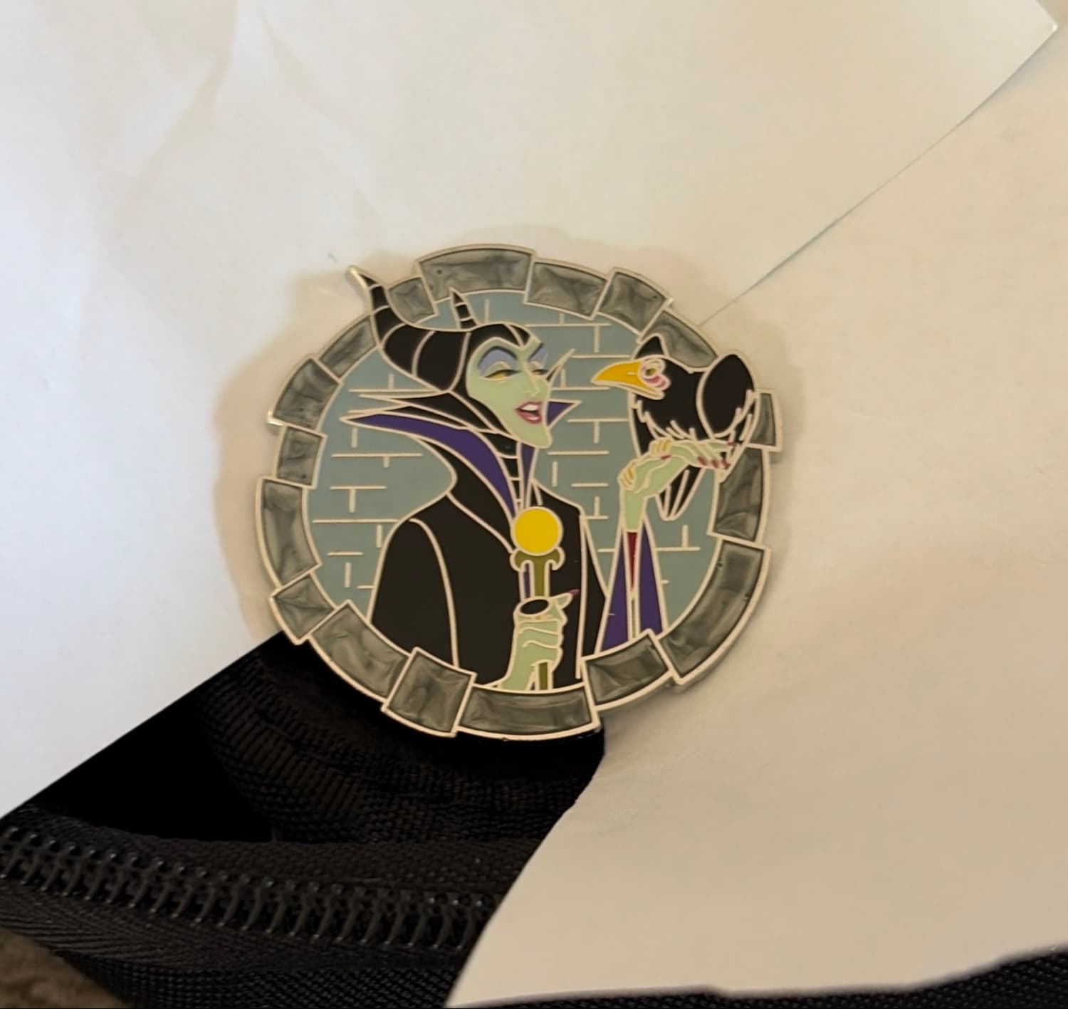 Maleficent and Raven Pin - Sleeping Beauty - Disney Villains