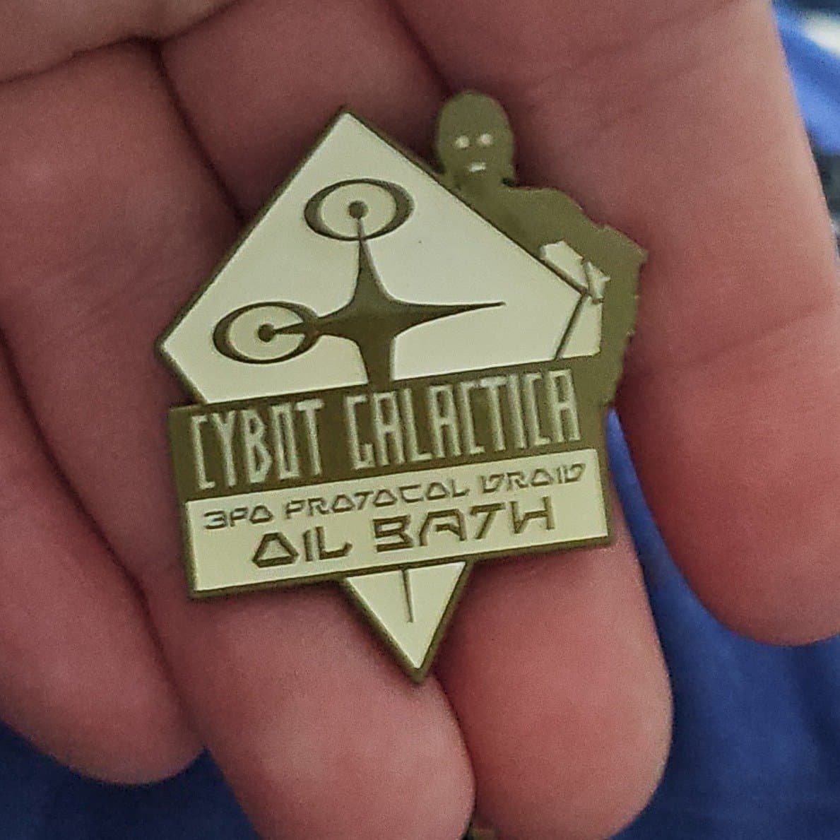 C-3PO Cybot Galactica Protocol Droid Oil Bath - Star Wars: Galaxy's Edge Droid Depot Pin