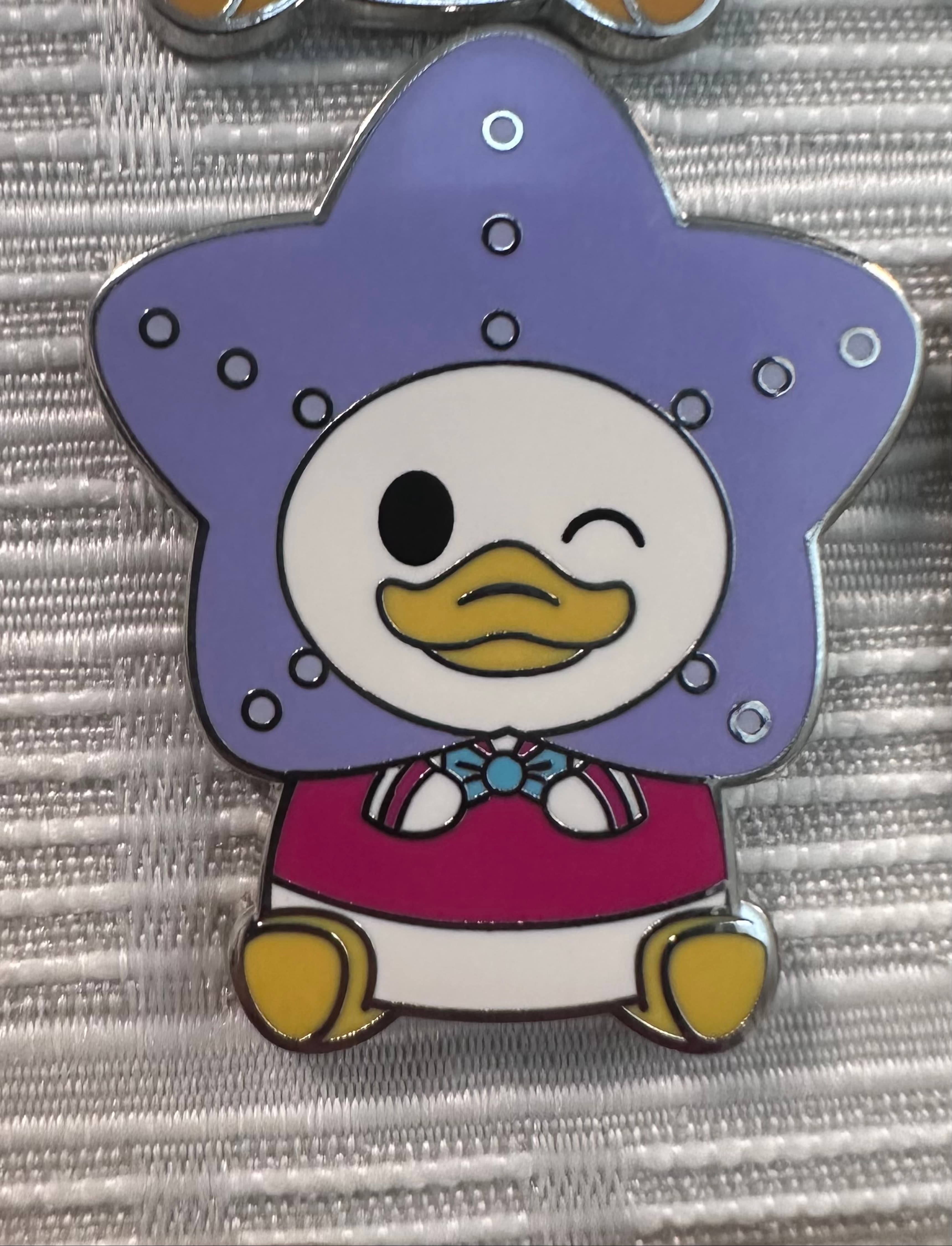Donald Duck in Starfish Hat front
