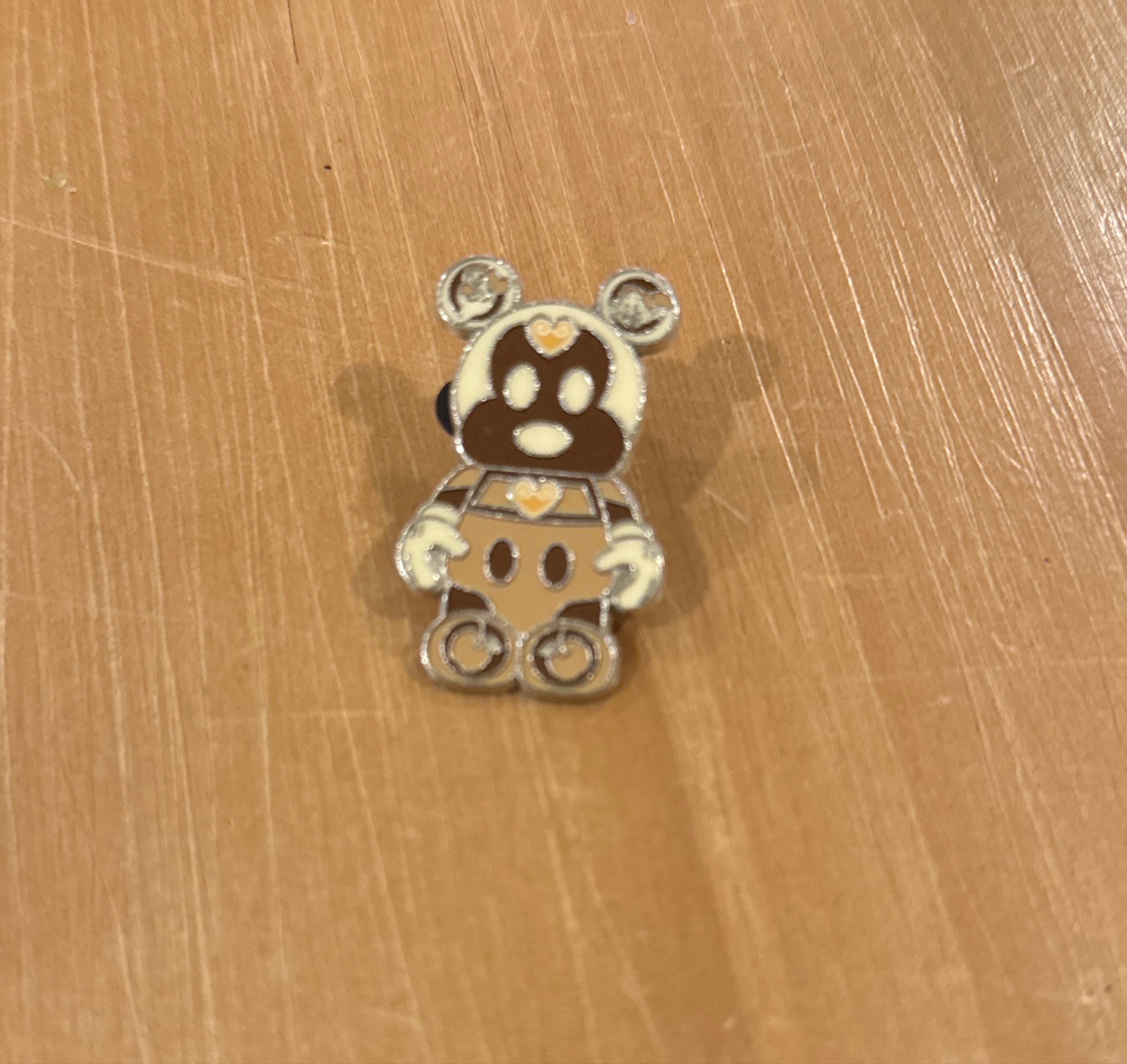 Vinylmation Urban Series 1 Mystery Pin Collection