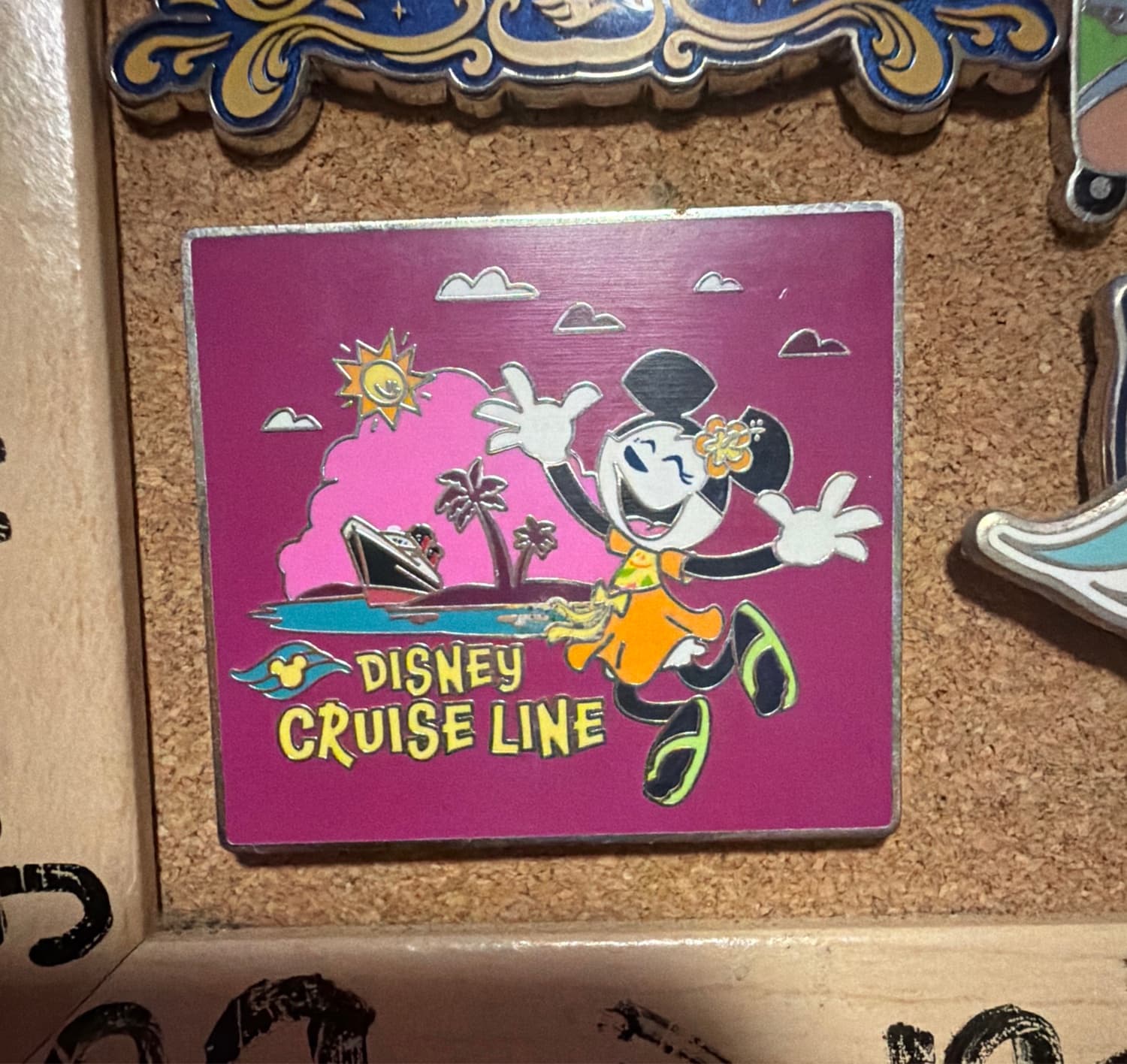 Disney Cruise Line Minnie Mouse Tropical Dancing Pin front