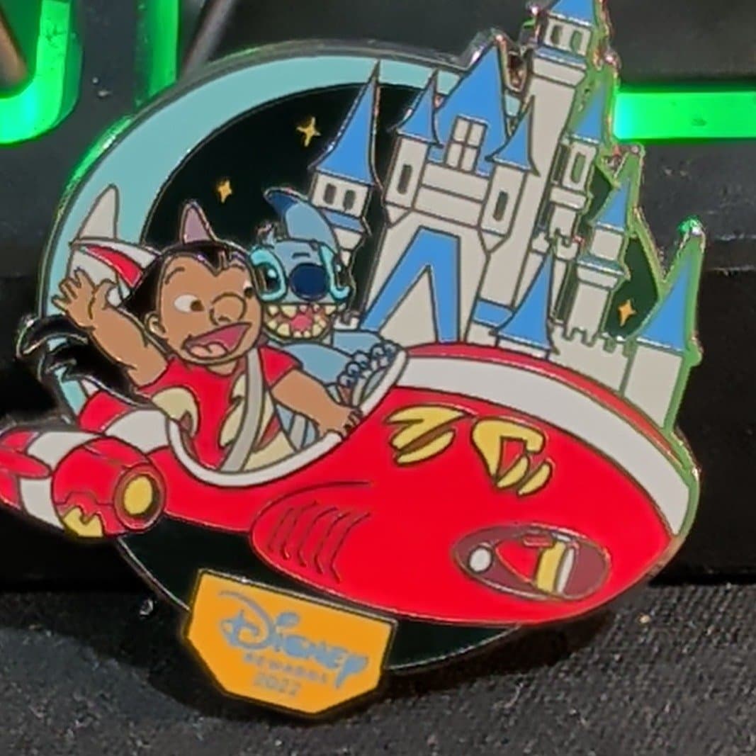2022 Disney Visa Rewards Lilo & Stitch pin front