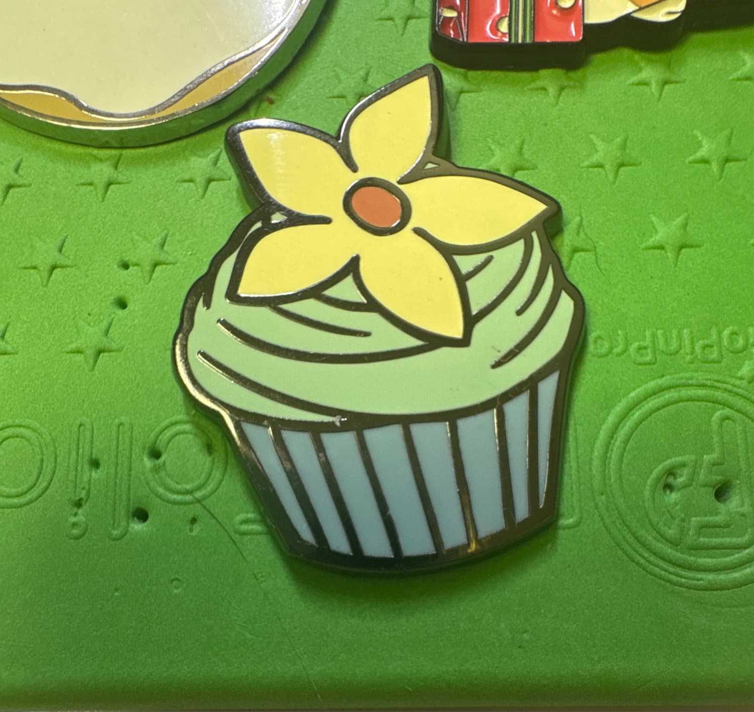 Loungefly Disney Cupcake Blind Box Scented Pin Set - Flower Pin