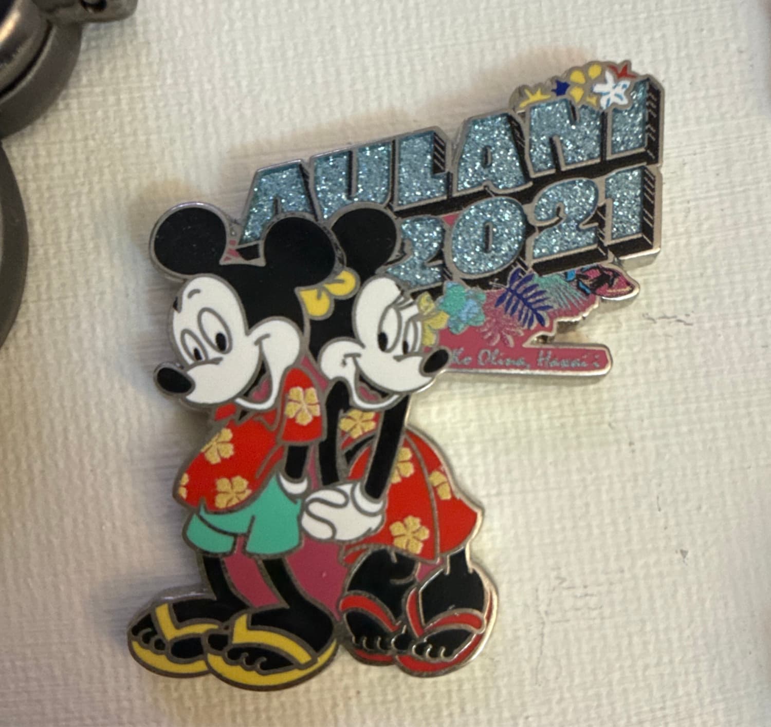 Aulani 2021 Mickey and Minnie Mouse Hawaiian Life Pin front