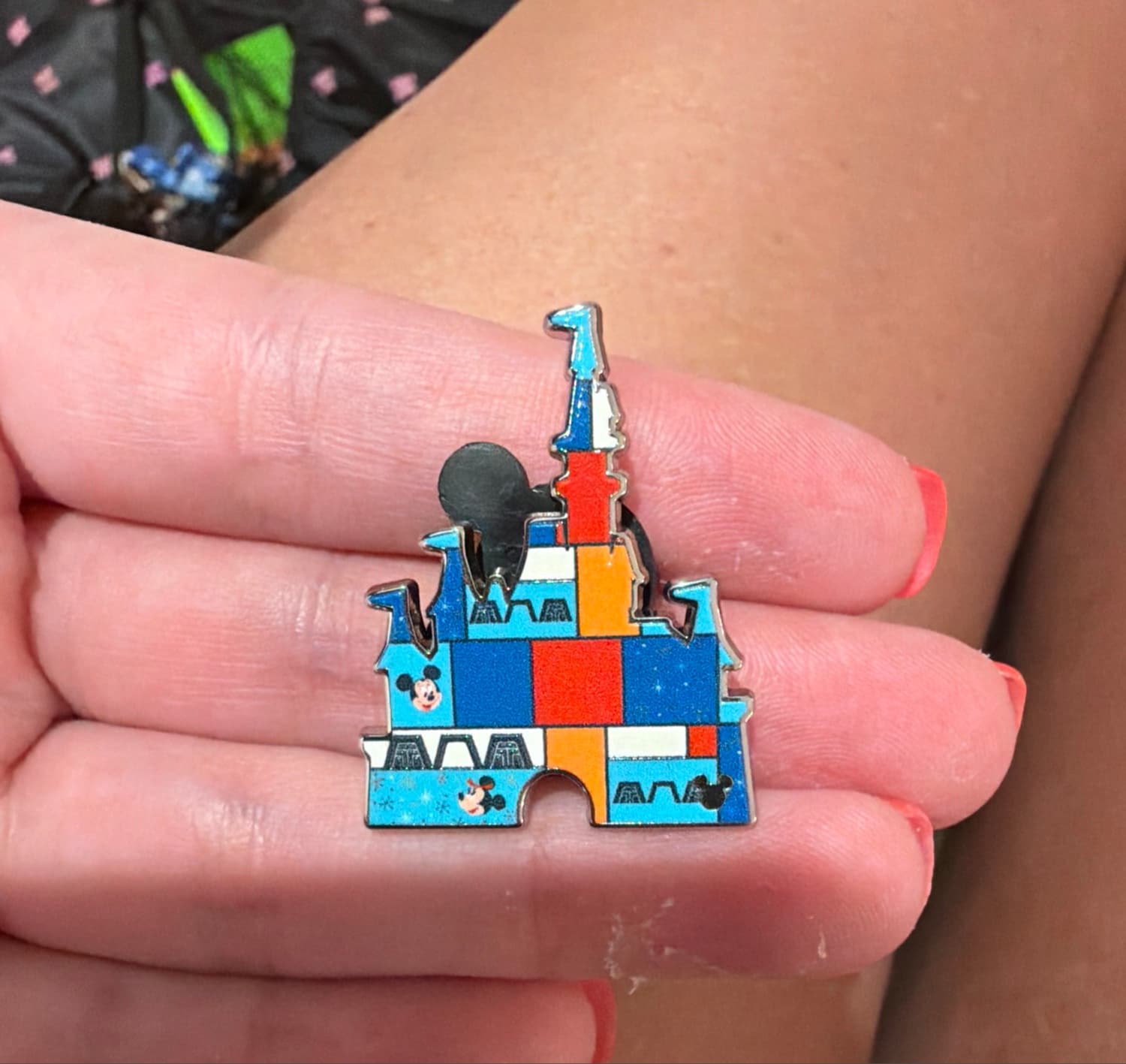 WDW Hidden Disney Series 2025 Wave B: Castles - Pop Art Mickey front