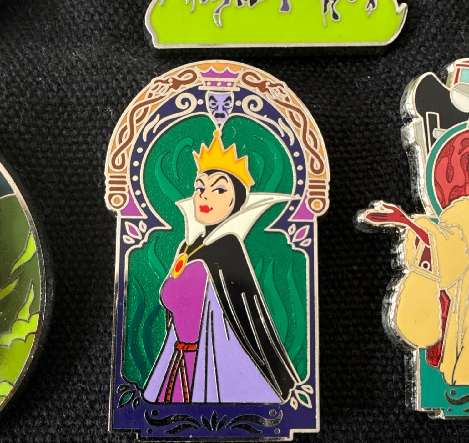 Evil Queen - Disney Villains Framed Portrait Mystery Collection front