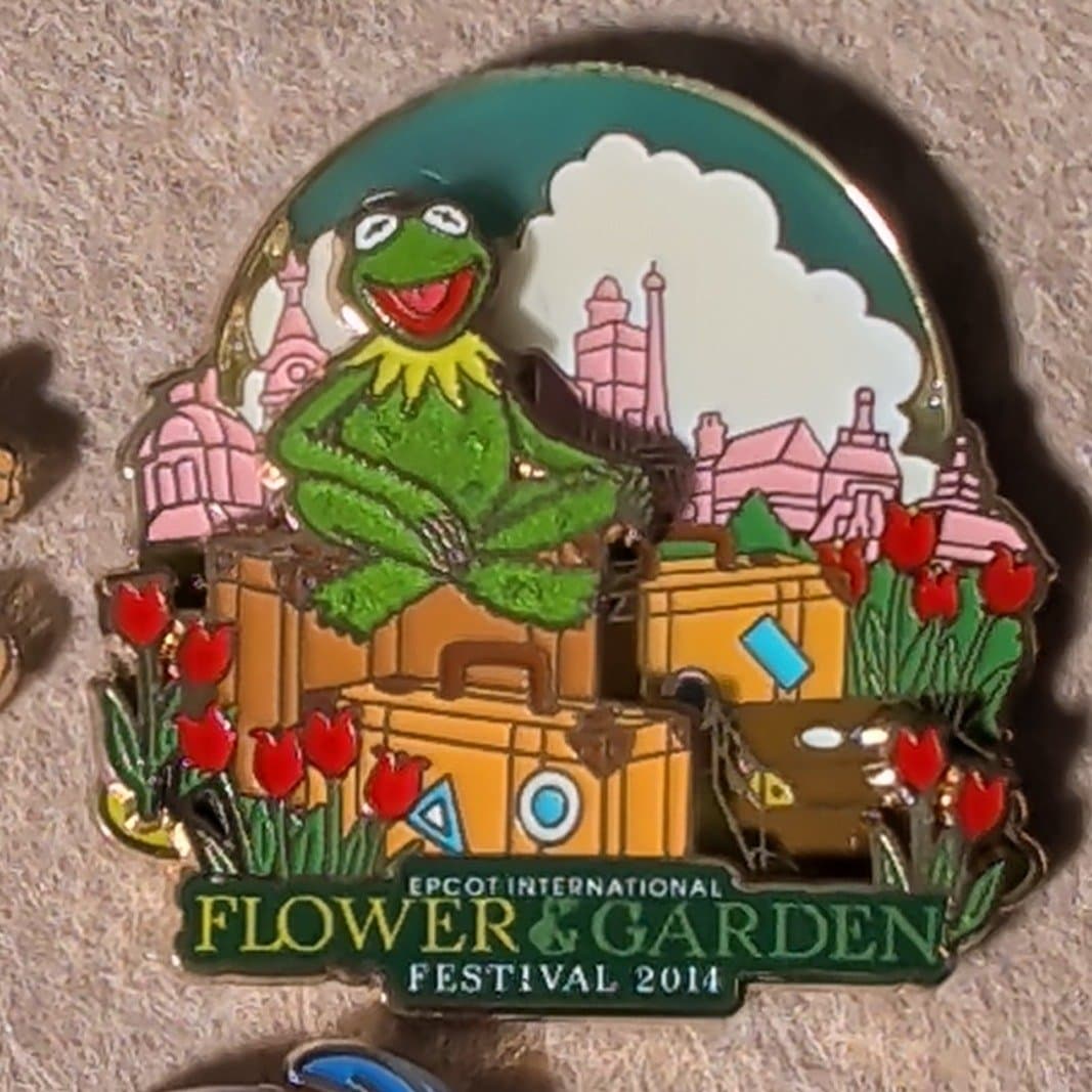 EPCOT International Flower & Garden Festival 2014 - Kermit Topiary front