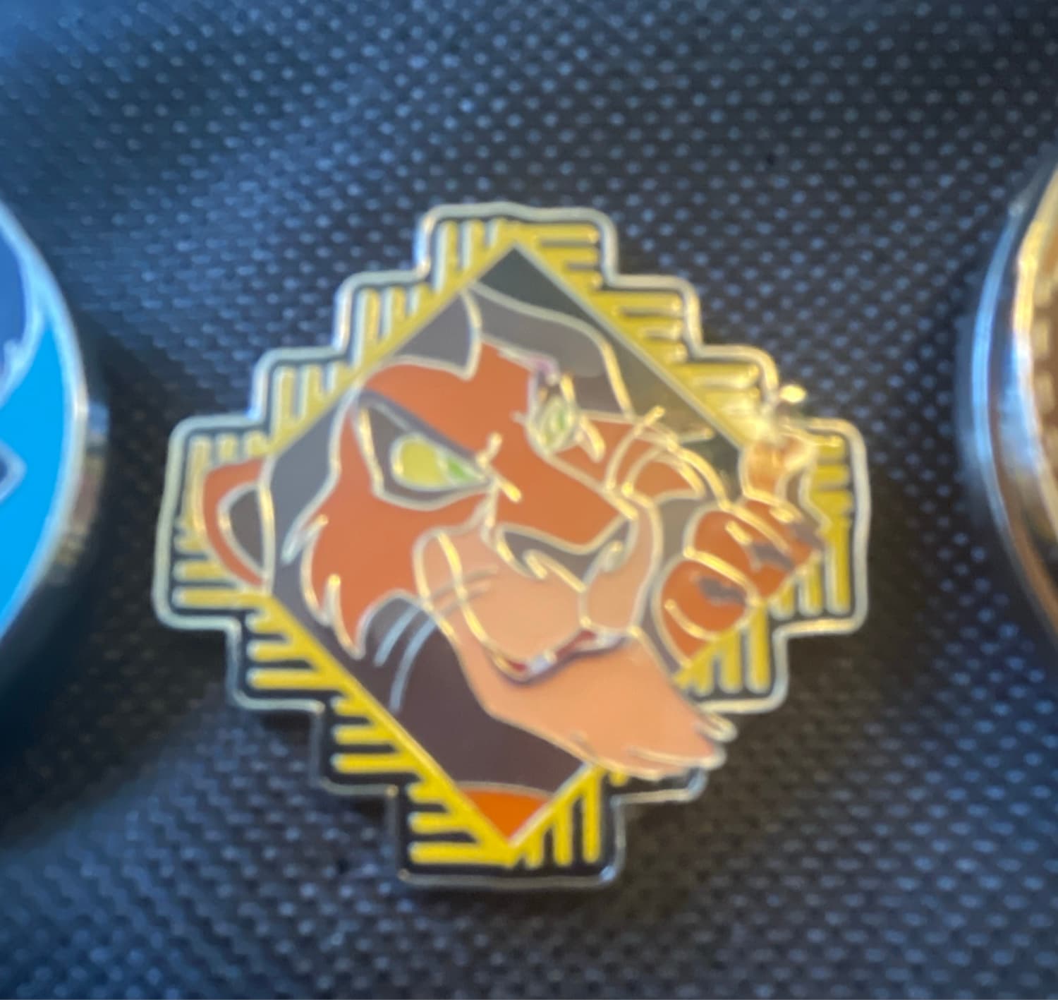 Disney Lion King Scar Starter Set Pin