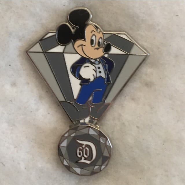 DLR 60 - Diamond Celebration - Pin Trading Board Game - Mickey Mouse front