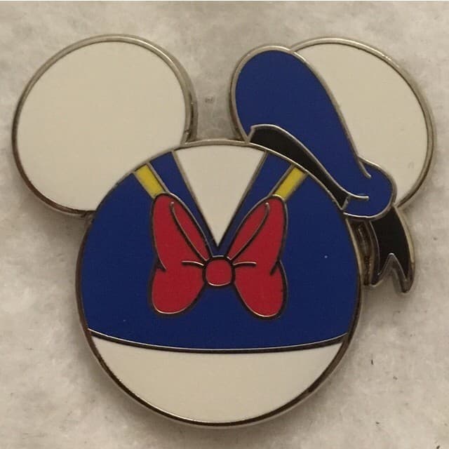 Mickey Mouse Mystery Set - Donald Duck front
