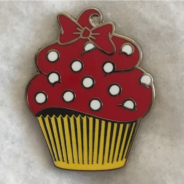Character Cupcakes - Minnie Mouse front