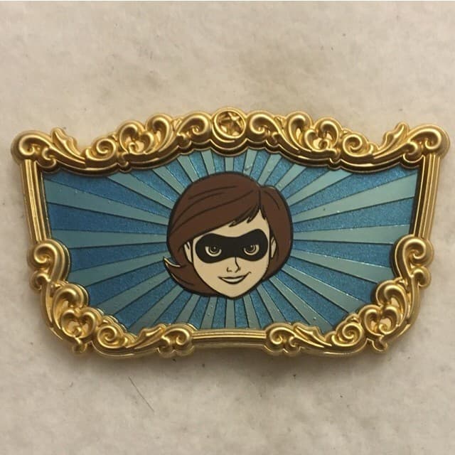 Pixar Pier Mystery Set - Mrs. Incredible
