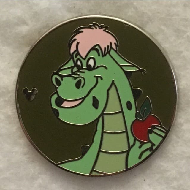 Hidden Mickey 2015 WDW - Dragons - Elliott front