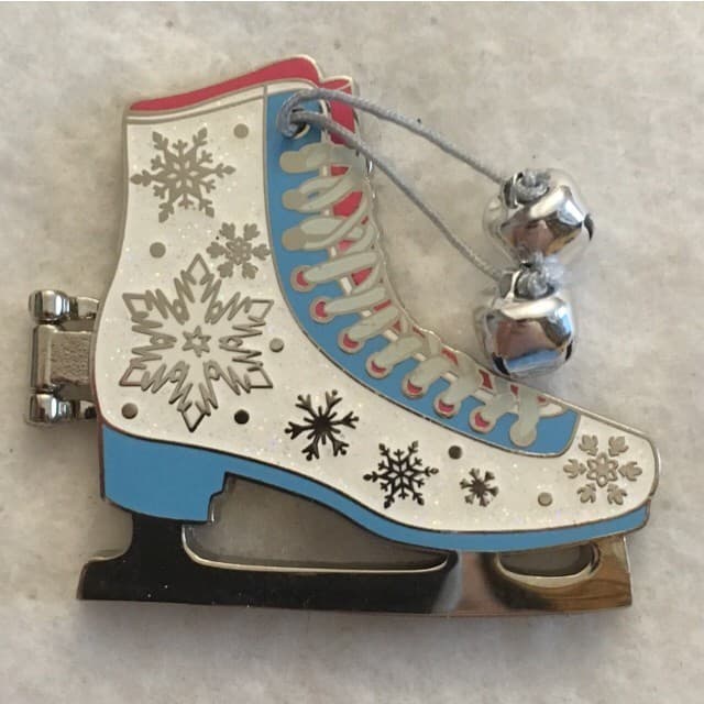 Season’s Greetings 2016 - Anna and Elsa front