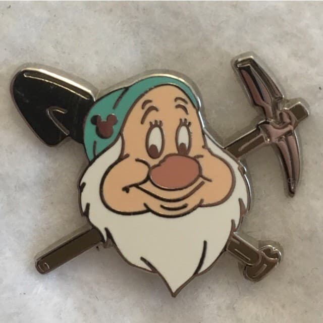 Hidden Mickey 2014 WDW - The Seven Dwarfs - Bashful front