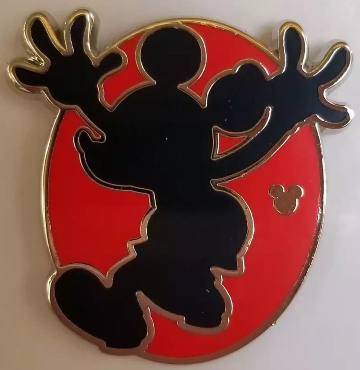 Hidden Mickey 2018 DLR - Mickey Silhouettes - Scared