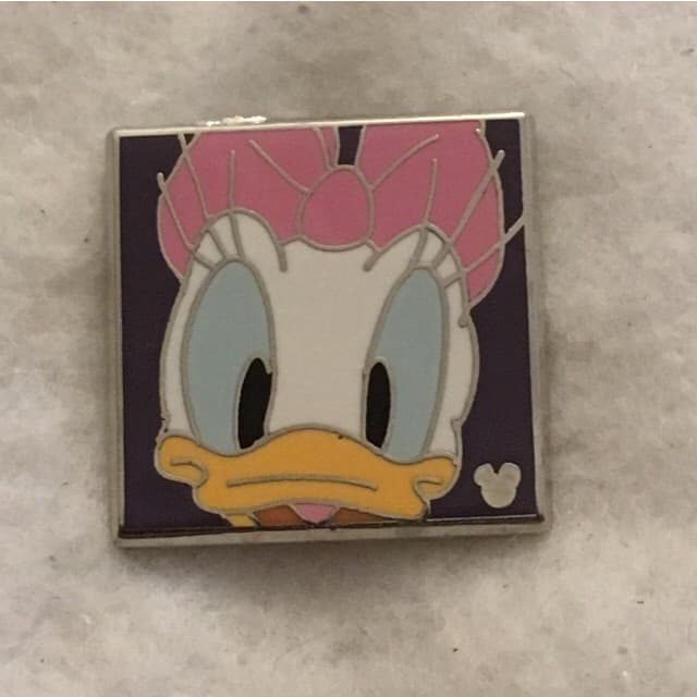Hidden Mickey 2012 DLR - Faces - Daisy Duck front