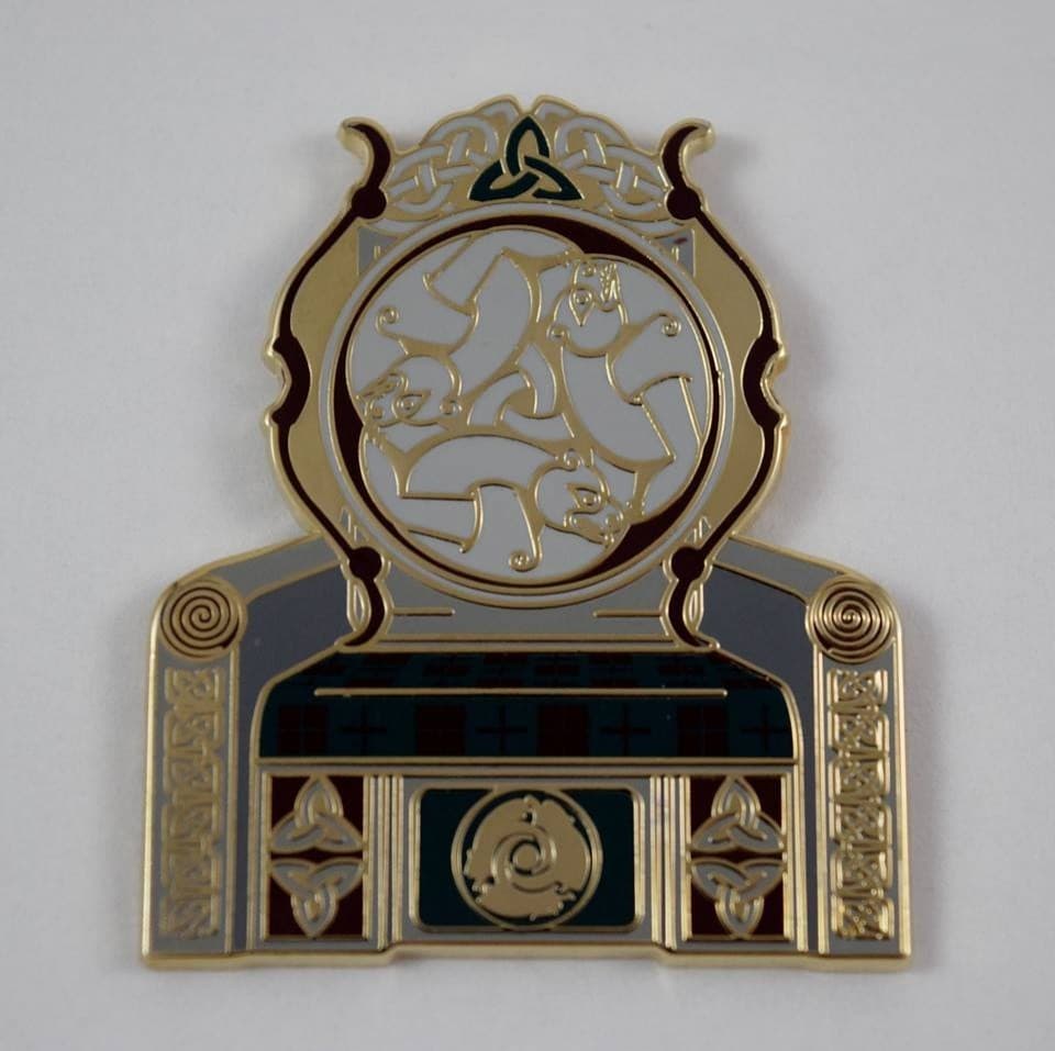 Disney Princess Royal Hall Mystery Set - Merida Throne front