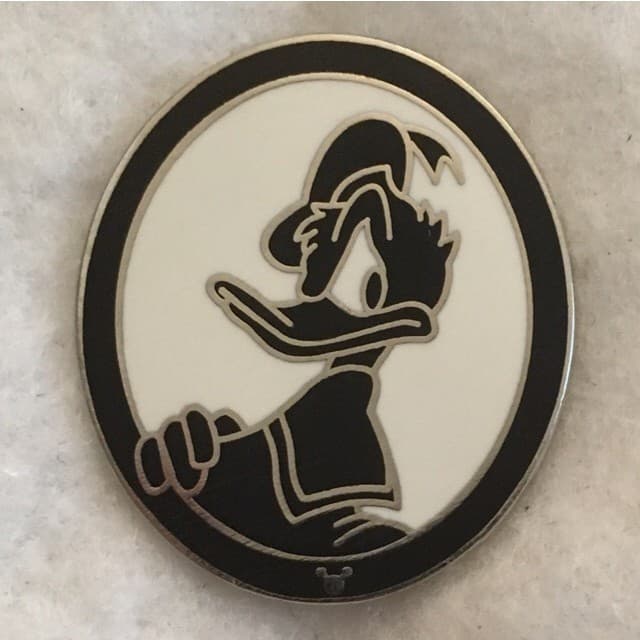 Hidden Mickey 2007 DLR - Silhouettes - Donald Duck front