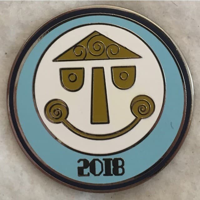 Disney Parks 2018 Booster Set - Small World front